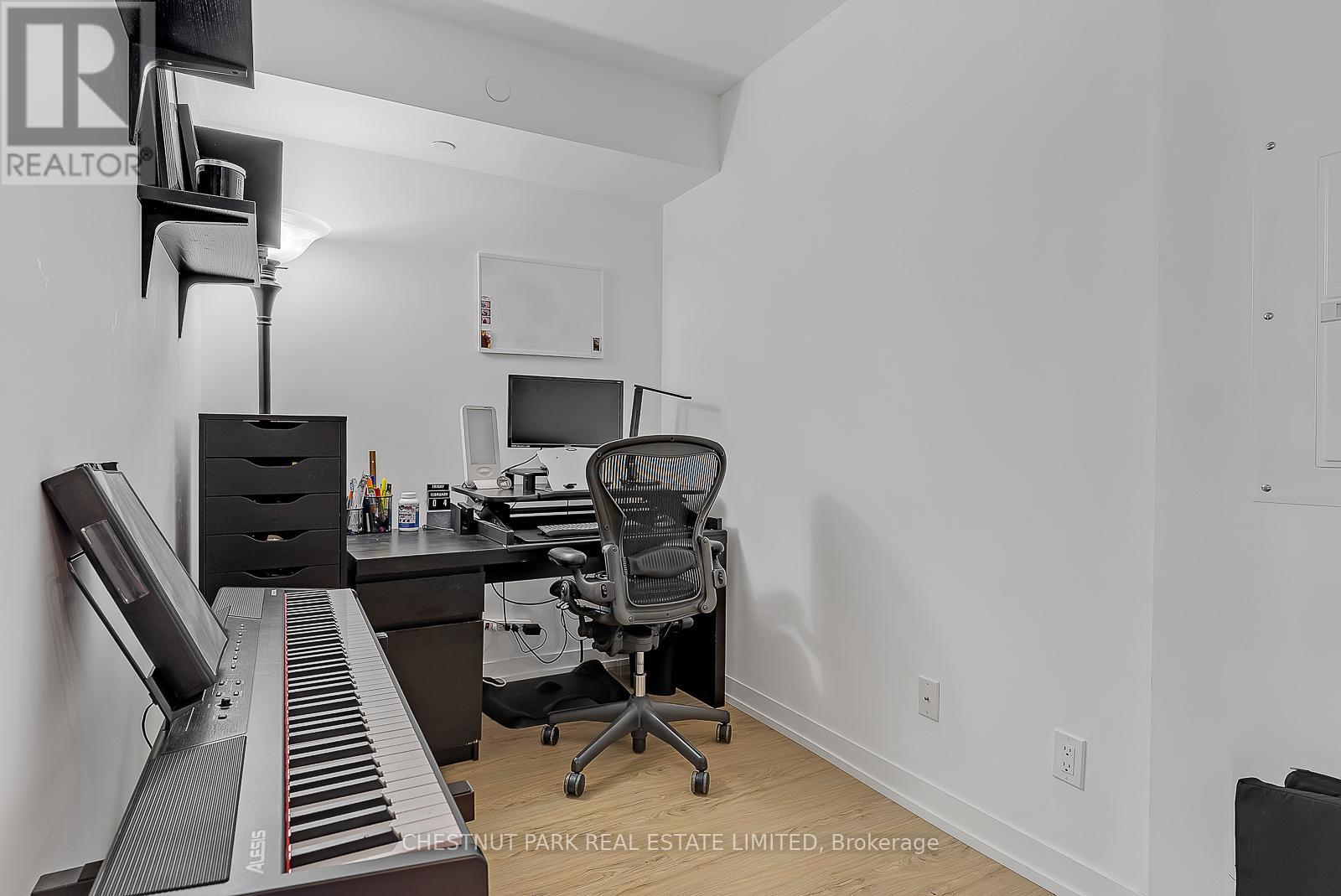 1918 - 85 Wood Street, Toronto, Ontario  M4Y 0E8 - Photo 7 - C12872852