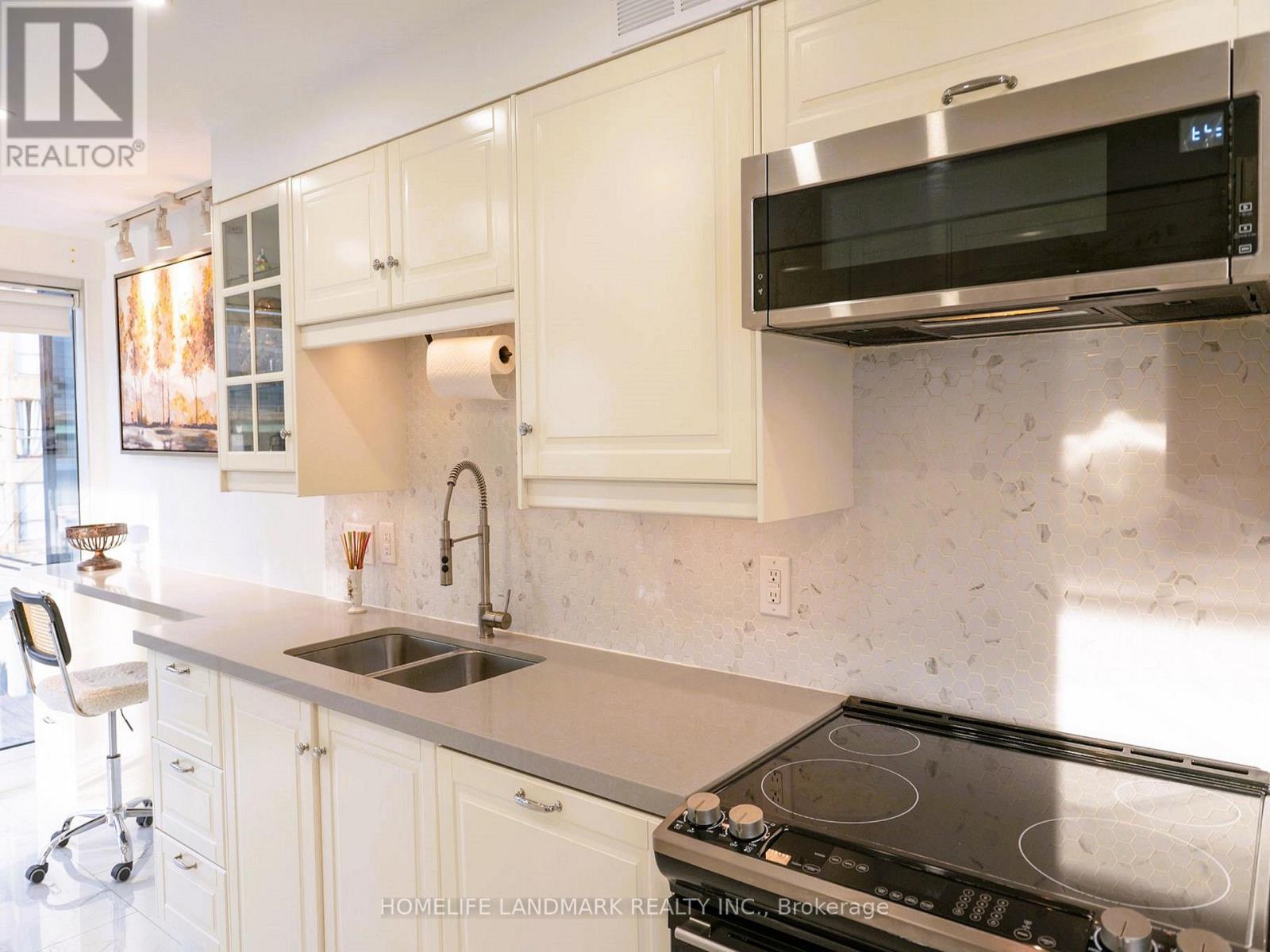 304 - 251 Queens Quay W, Toronto, Ontario  M5J 2N6 - Photo 10 - C12872862