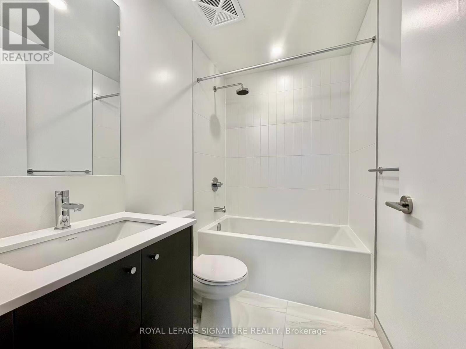 744 - 30 Dreamers Way, Toronto, Ontario  M5A 0Y7 - Photo 6 - C12872892