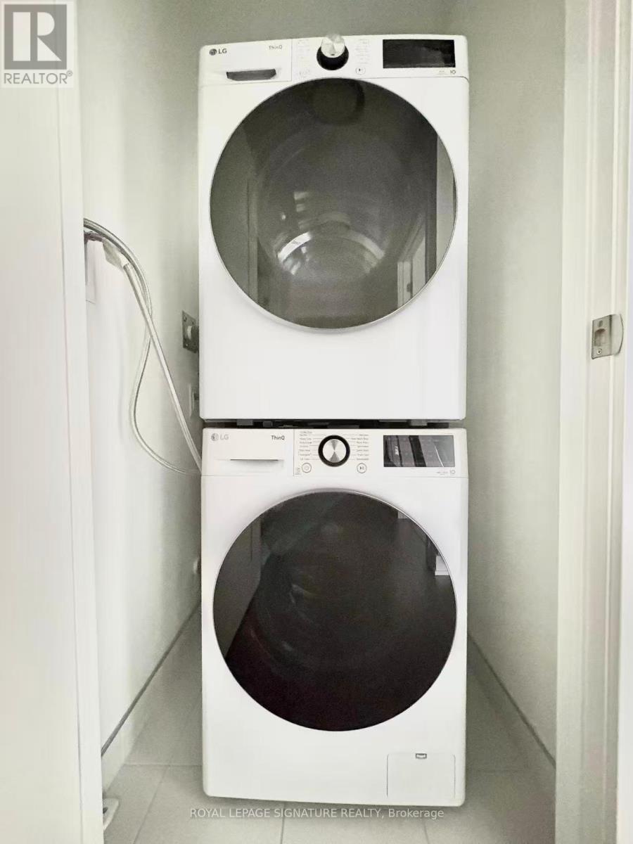 744 - 30 Dreamers Way, Toronto, Ontario  M5A 0Y7 - Photo 9 - C12872892