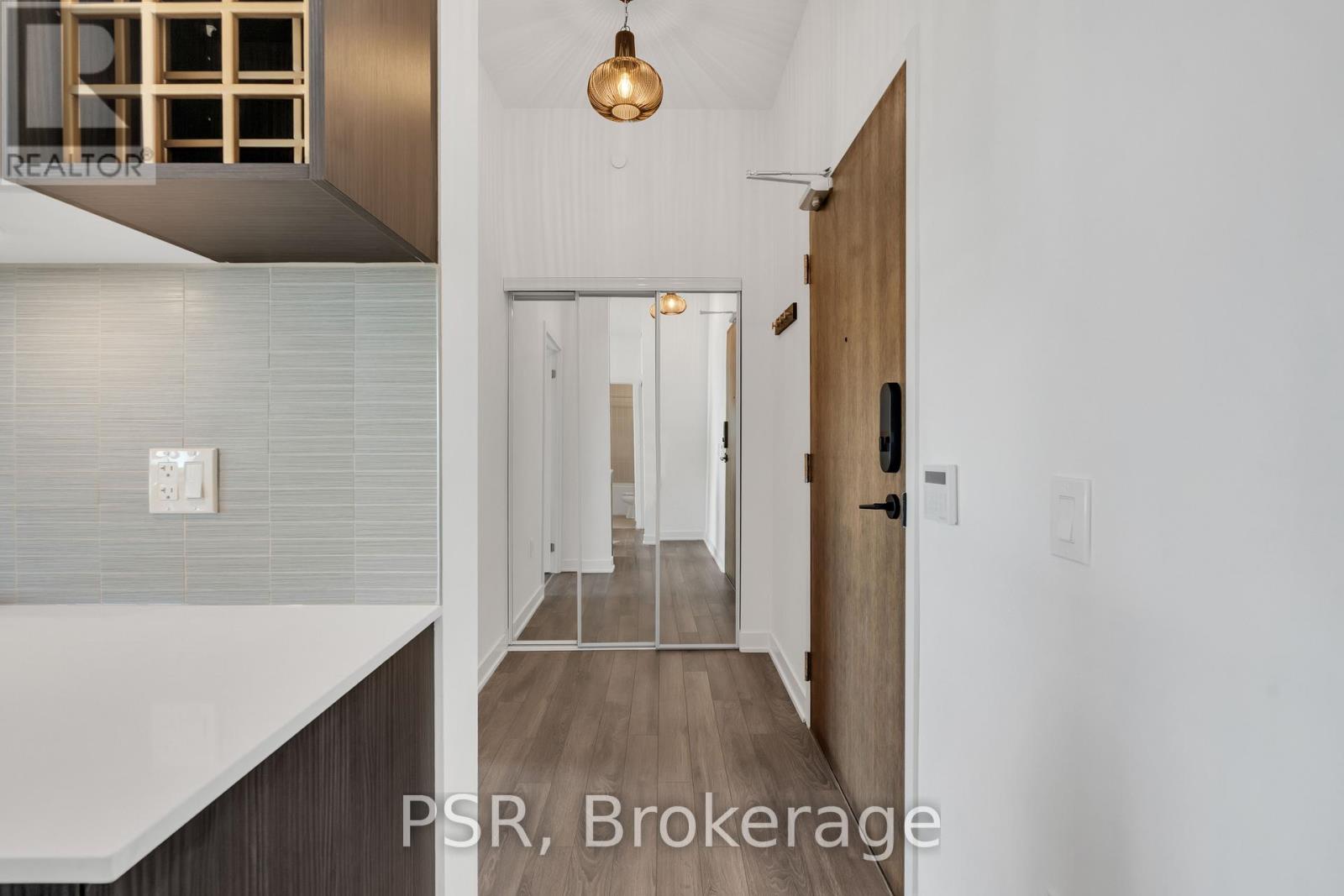 1029 - 100 Eagle Rock Way, Vaughan, Ontario  L6A 5B9 - Photo 4 - N12872802