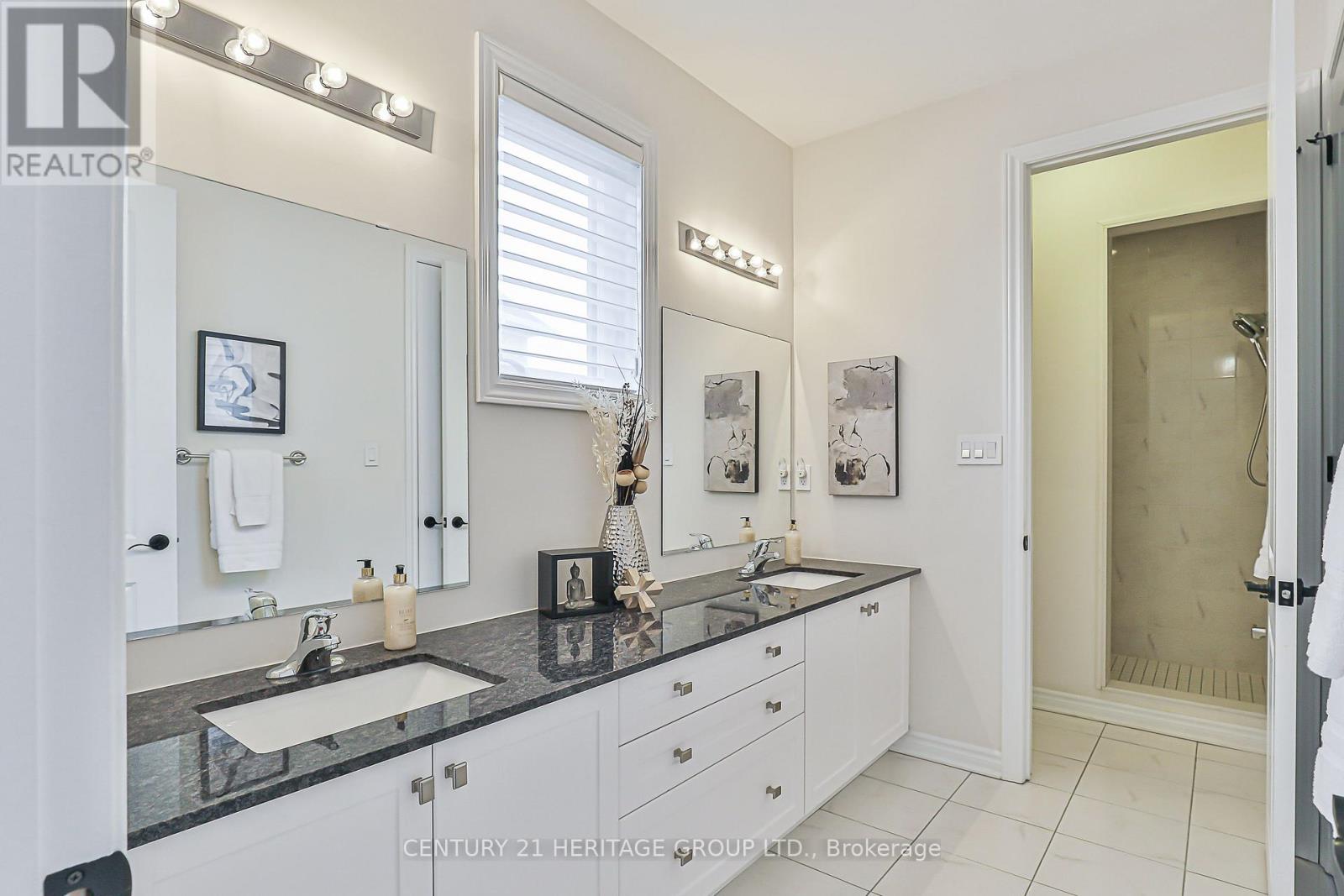 38 Whitebirch Lane, East Gwillimbury, Ontario  L9N 0P7 - Photo 32 - N12872850