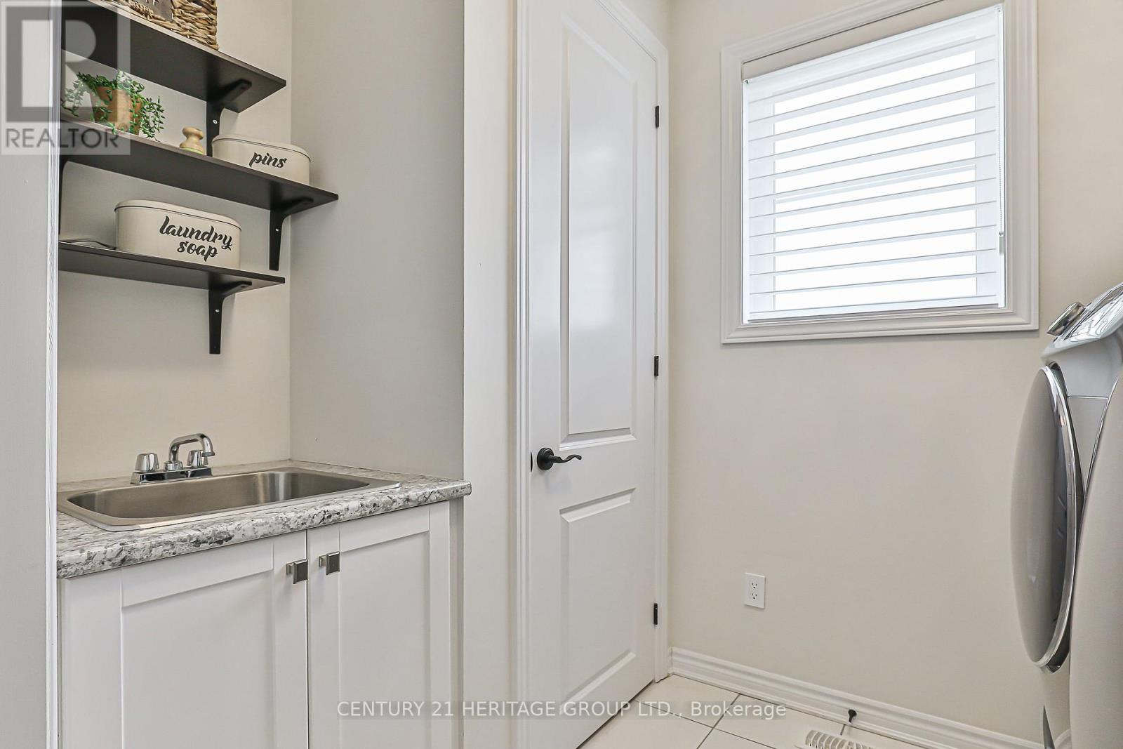 38 Whitebirch Lane, East Gwillimbury, Ontario  L9N 0P7 - Photo 33 - N12872850