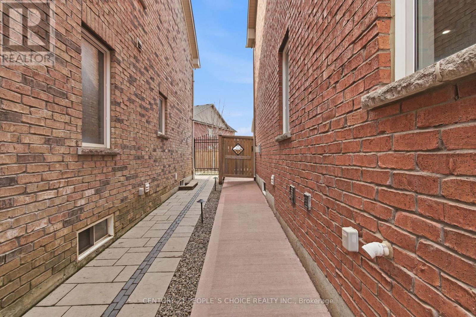 188 Bonnieglen Farm Boulevard, Caledon, Ontario  L7C 4C1 - Photo 42 - W12856322