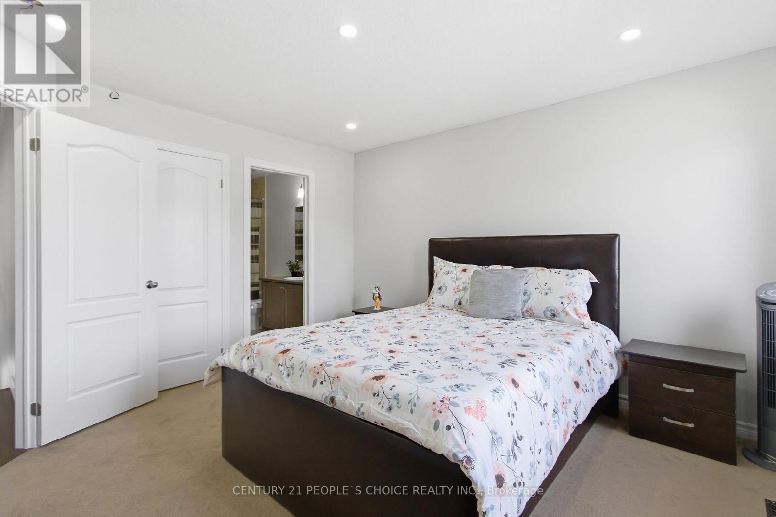 188 Bonnieglen Farm Boulevard, Caledon, Ontario  L7C 4C1 - Photo 17 - W12856322