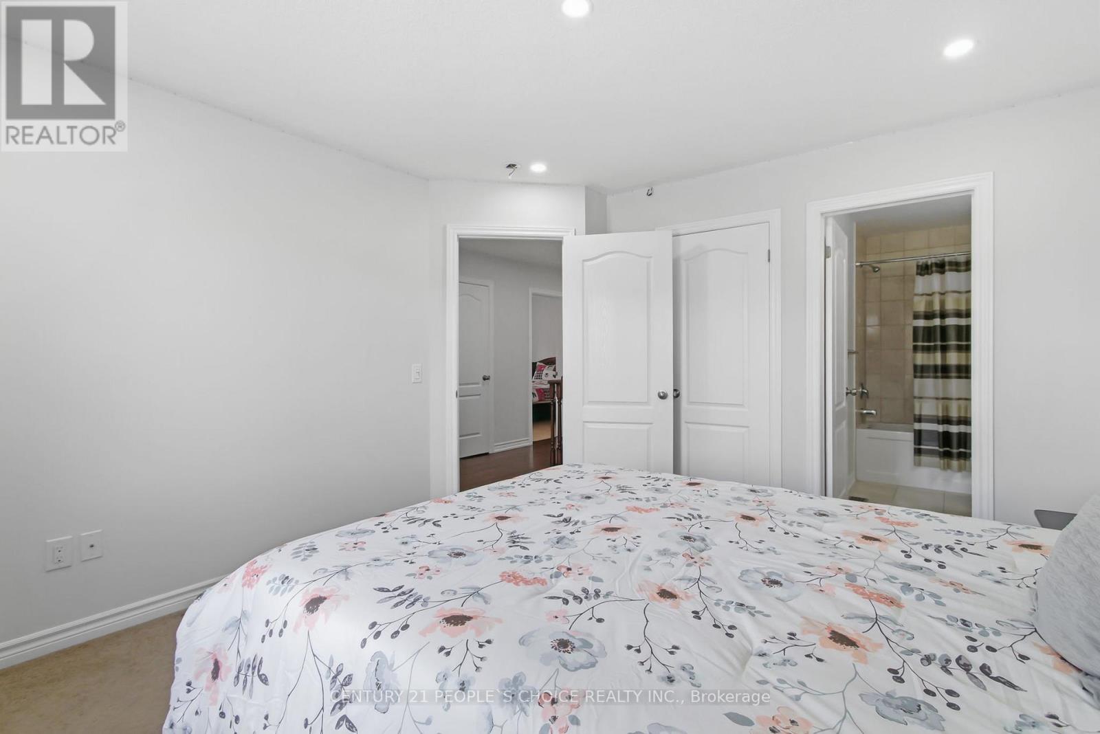 188 Bonnieglen Farm Boulevard, Caledon, Ontario  L7C 4C1 - Photo 18 - W12856322