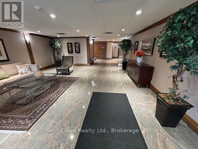 301 - 65 Via Rosedale Way, Brampton, Ontario  L6R 3N8 - Photo 2 - W12872672