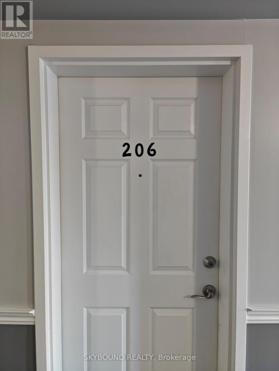 206 - 1800 Walker's Line, Burlington (Palmer), Ontario  L7M 4V2 - Photo 2 - W12872730