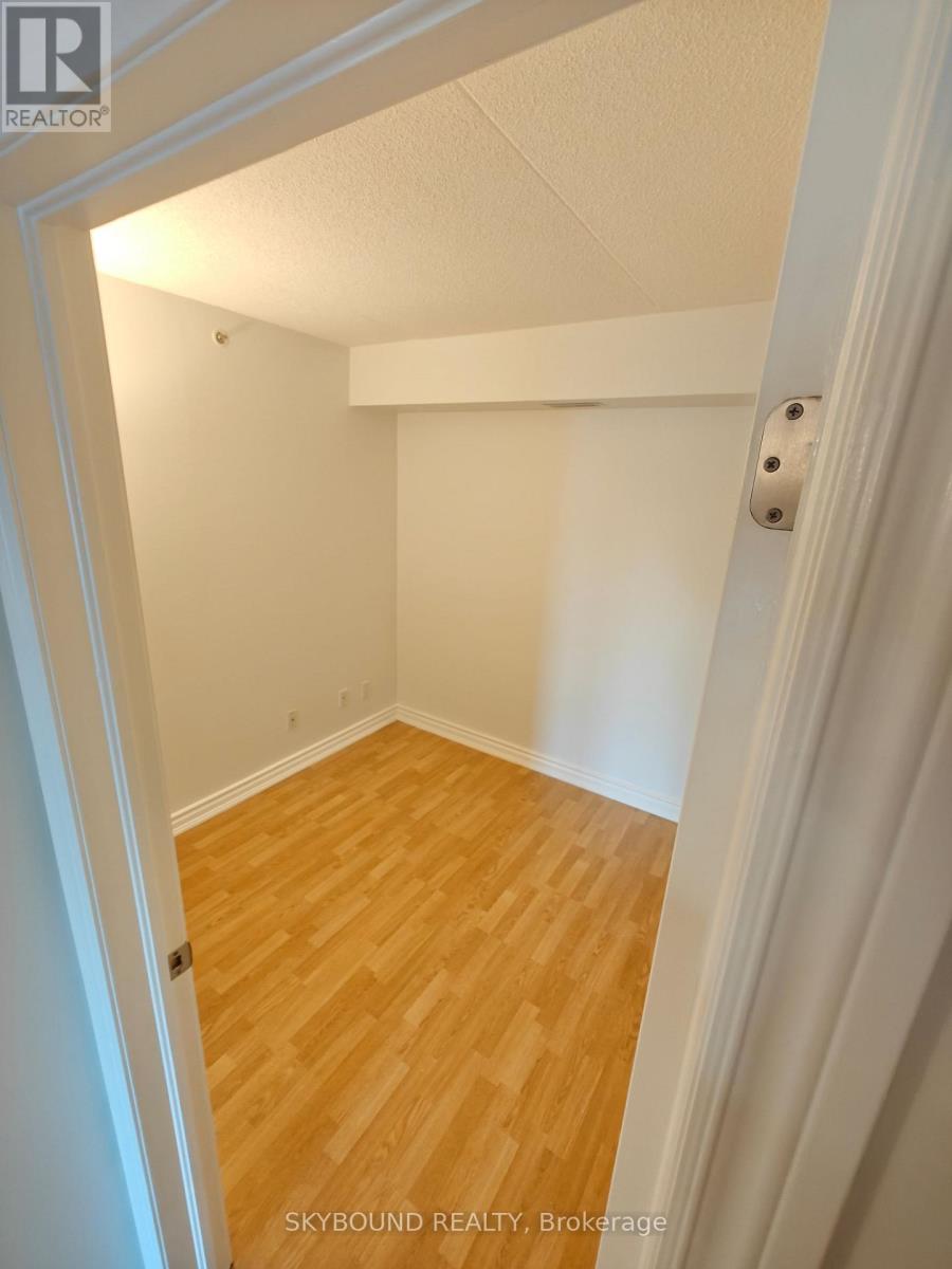 206 - 1800 Walker's Line, Burlington (Palmer), Ontario  L7M 4V2 - Photo 3 - W12872730