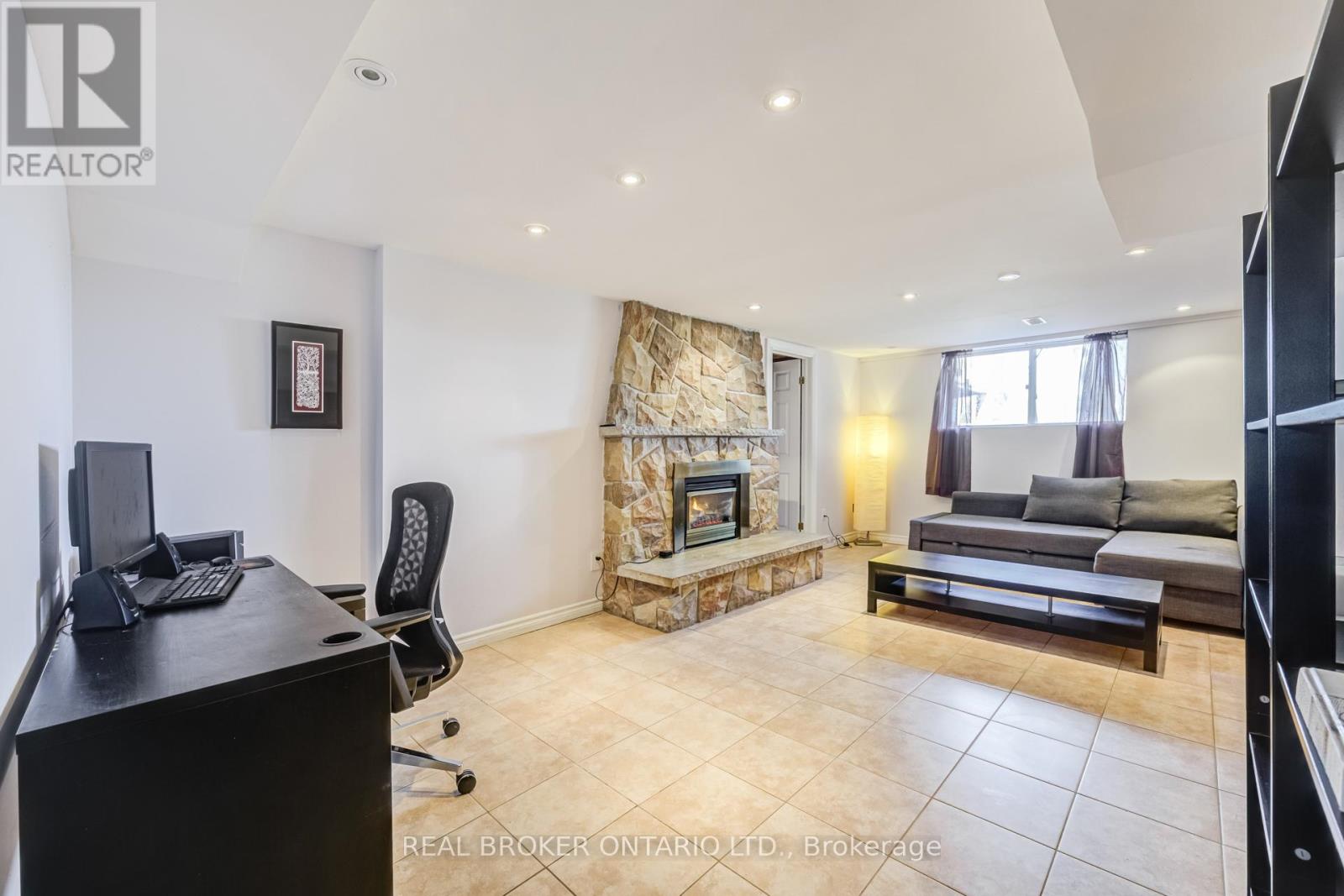 1483 Brenner Crescent, Burlington, Ontario  L7P 2V9 - Photo 26 - W12872732