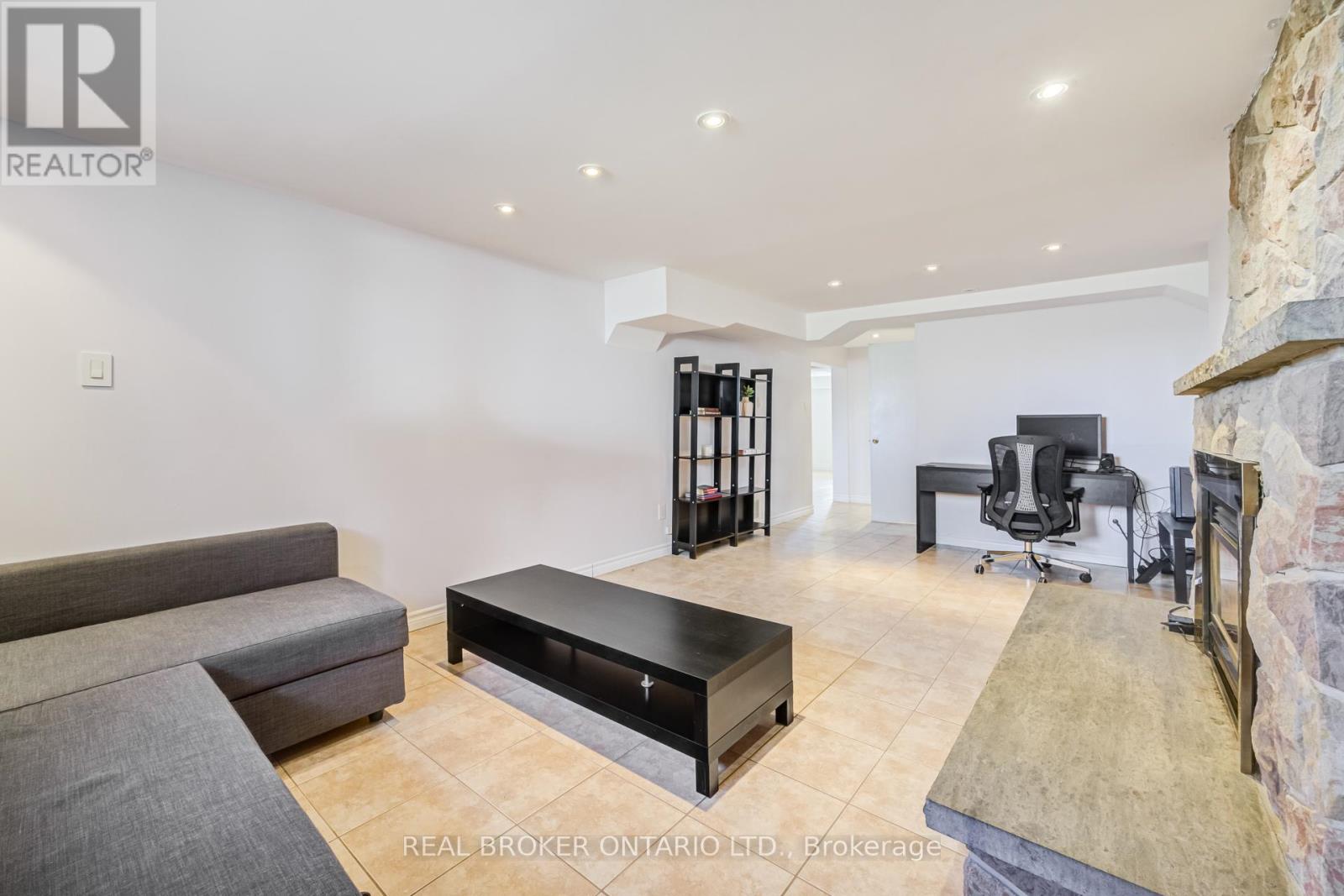 1483 Brenner Crescent, Burlington, Ontario  L7P 2V9 - Photo 27 - W12872732