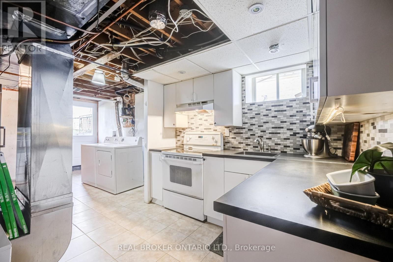 1483 Brenner Crescent, Burlington, Ontario  L7P 2V9 - Photo 34 - W12872732