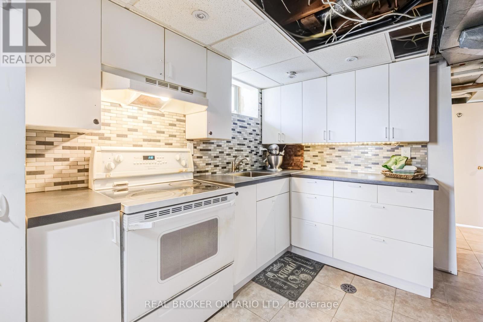 1483 Brenner Crescent, Burlington, Ontario  L7P 2V9 - Photo 35 - W12872732