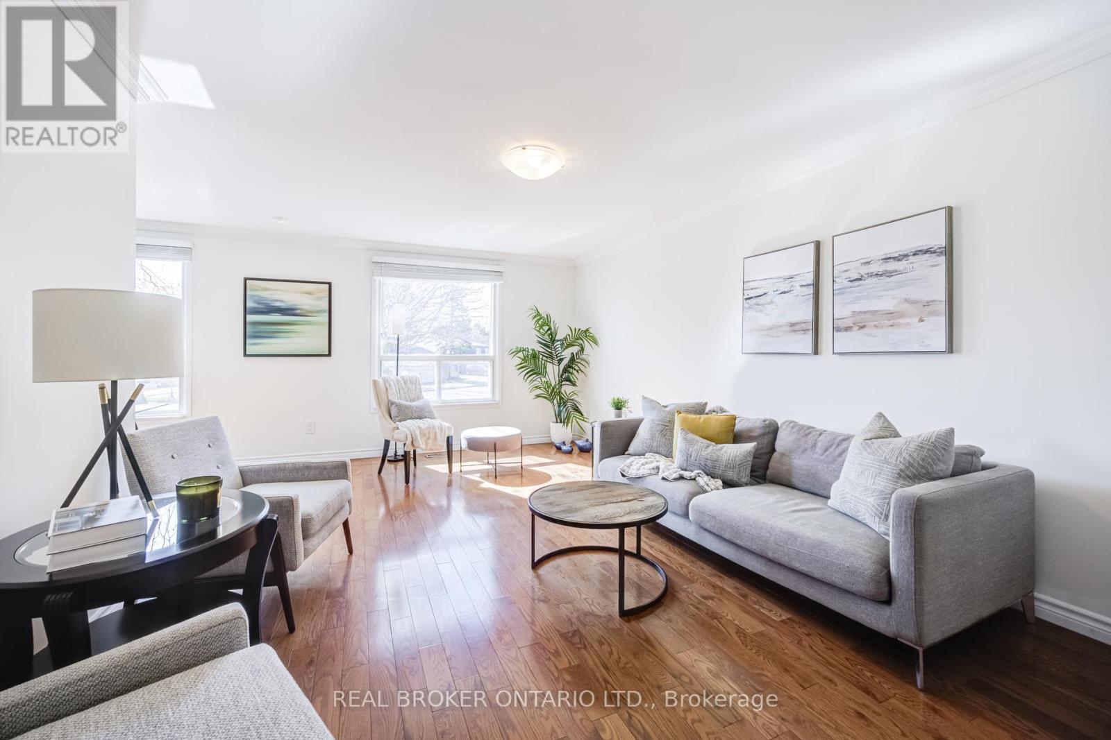 1483 Brenner Crescent, Burlington, Ontario  L7P 2V9 - Photo 6 - W12872732