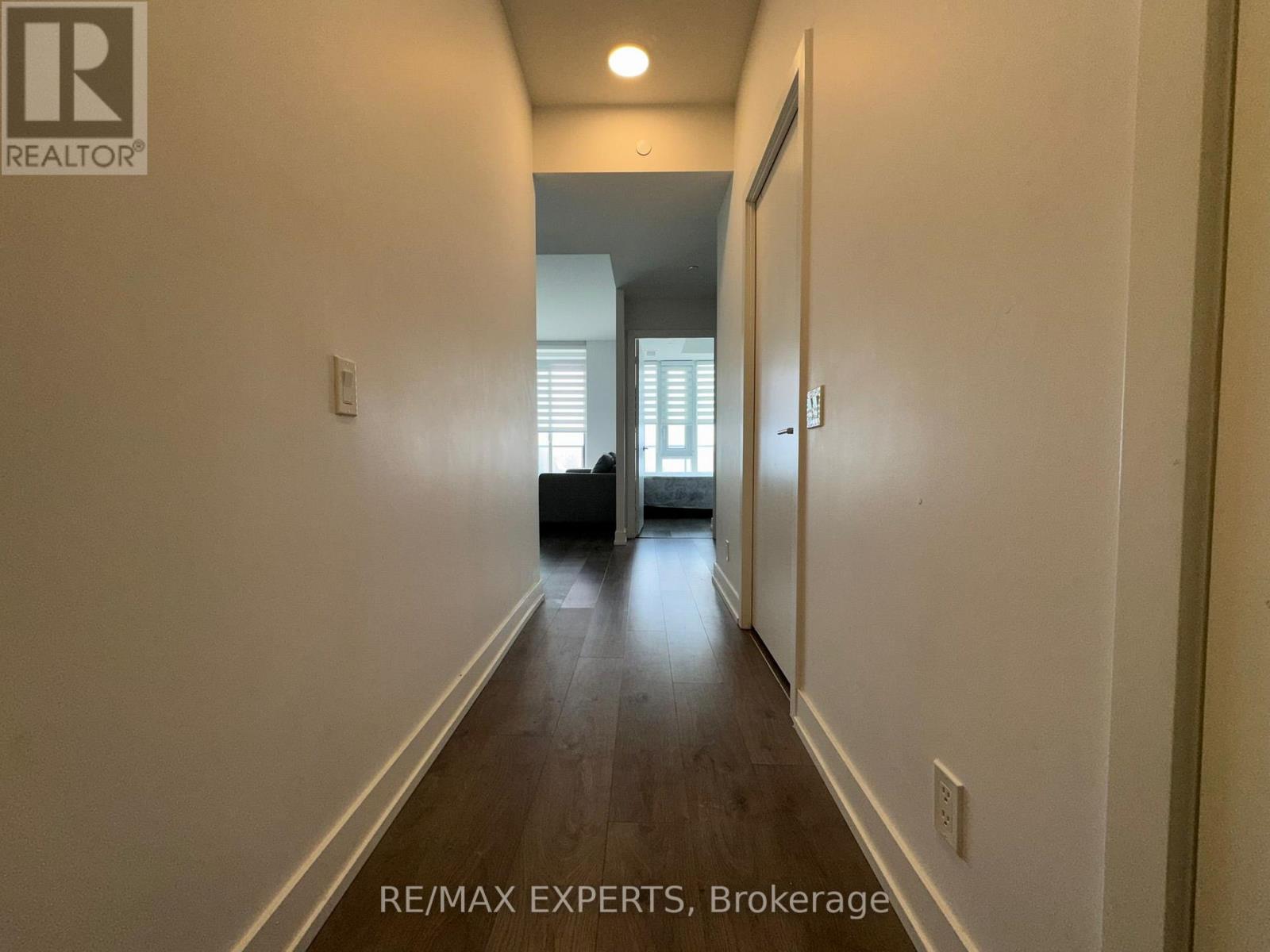 501 - 215 Veterans Drive S, Brampton, Ontario  L7A 4M5 - Photo 10 - W12872740