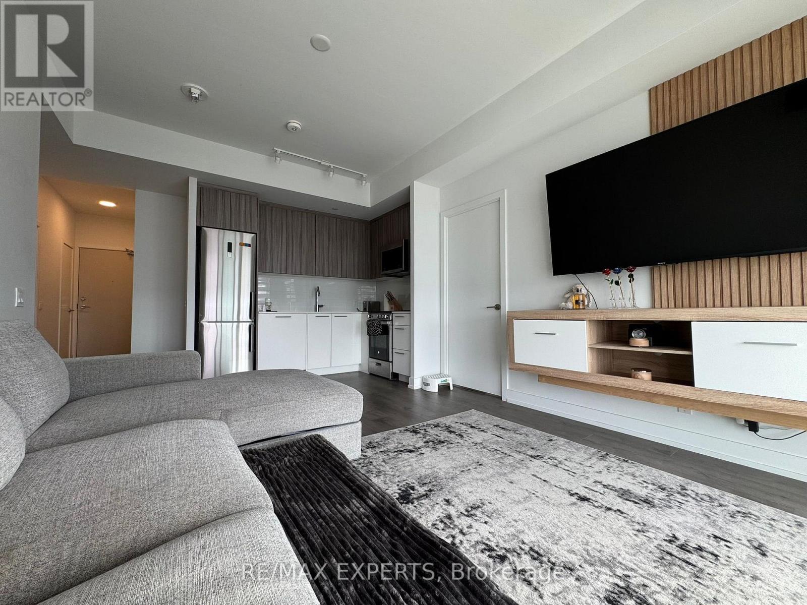 501 - 215 Veterans Drive S, Brampton, Ontario  L7A 4M5 - Photo 13 - W12872740