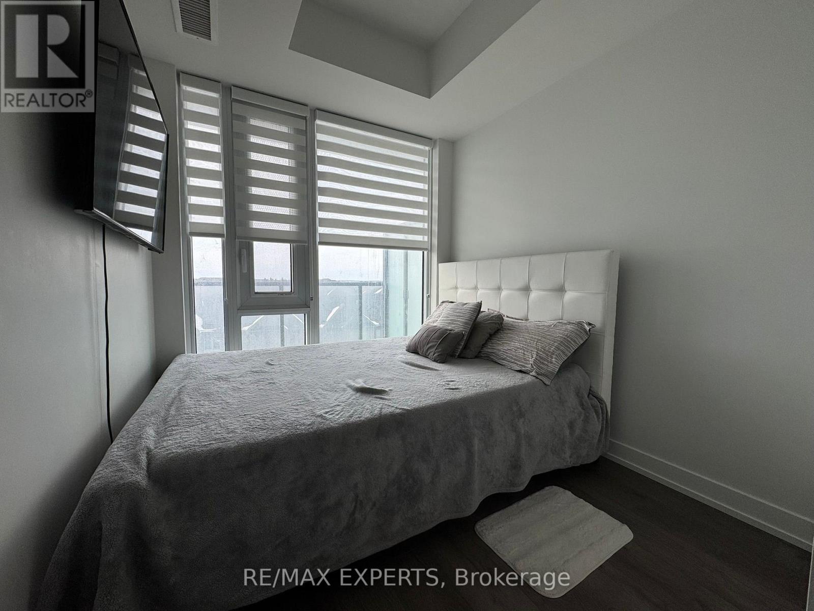 501 - 215 Veterans Drive S, Brampton, Ontario  L7A 4M5 - Photo 17 - W12872740