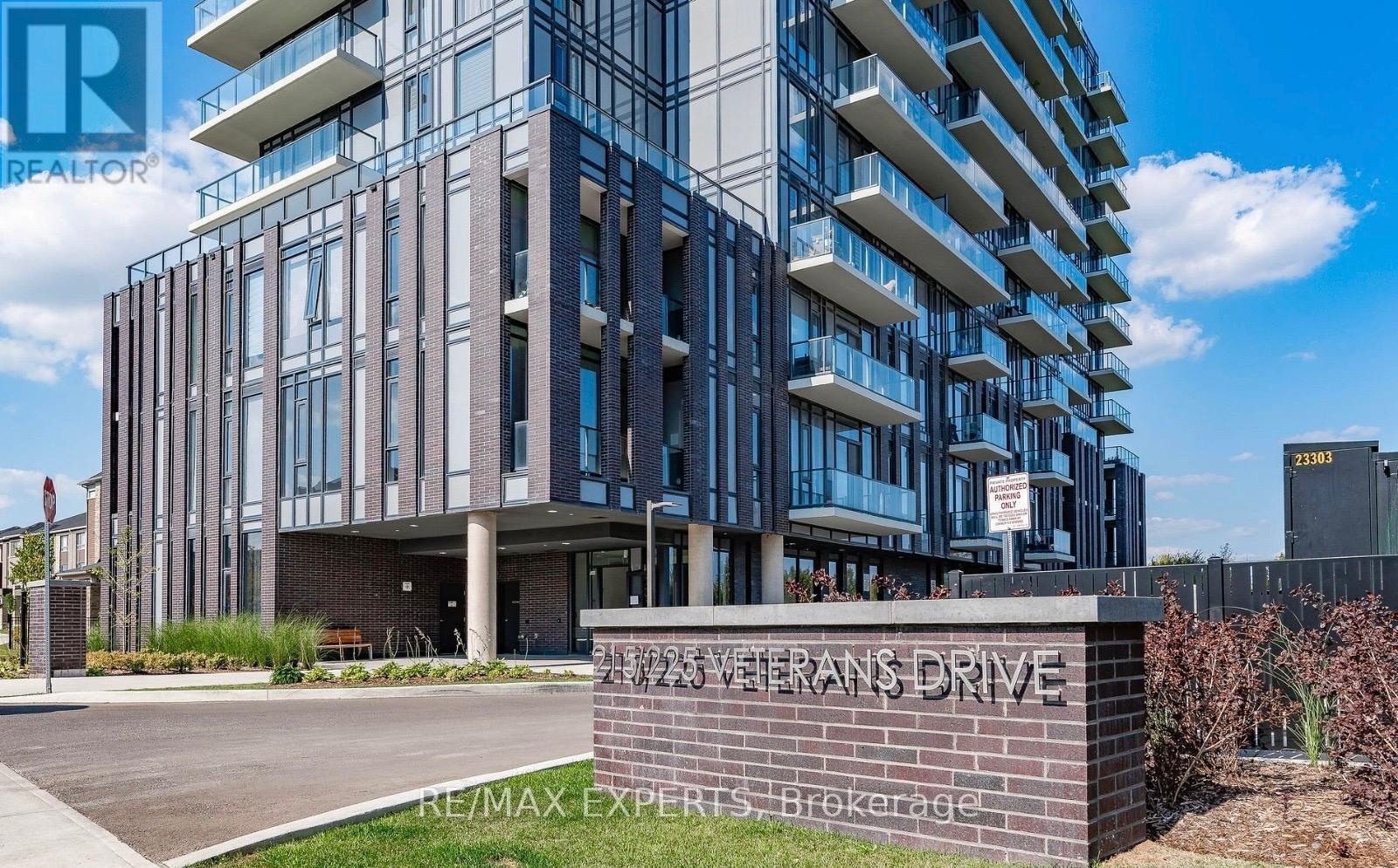 501 - 215 Veterans Drive S, Brampton, Ontario  L7A 4M5 - Photo 2 - W12872740