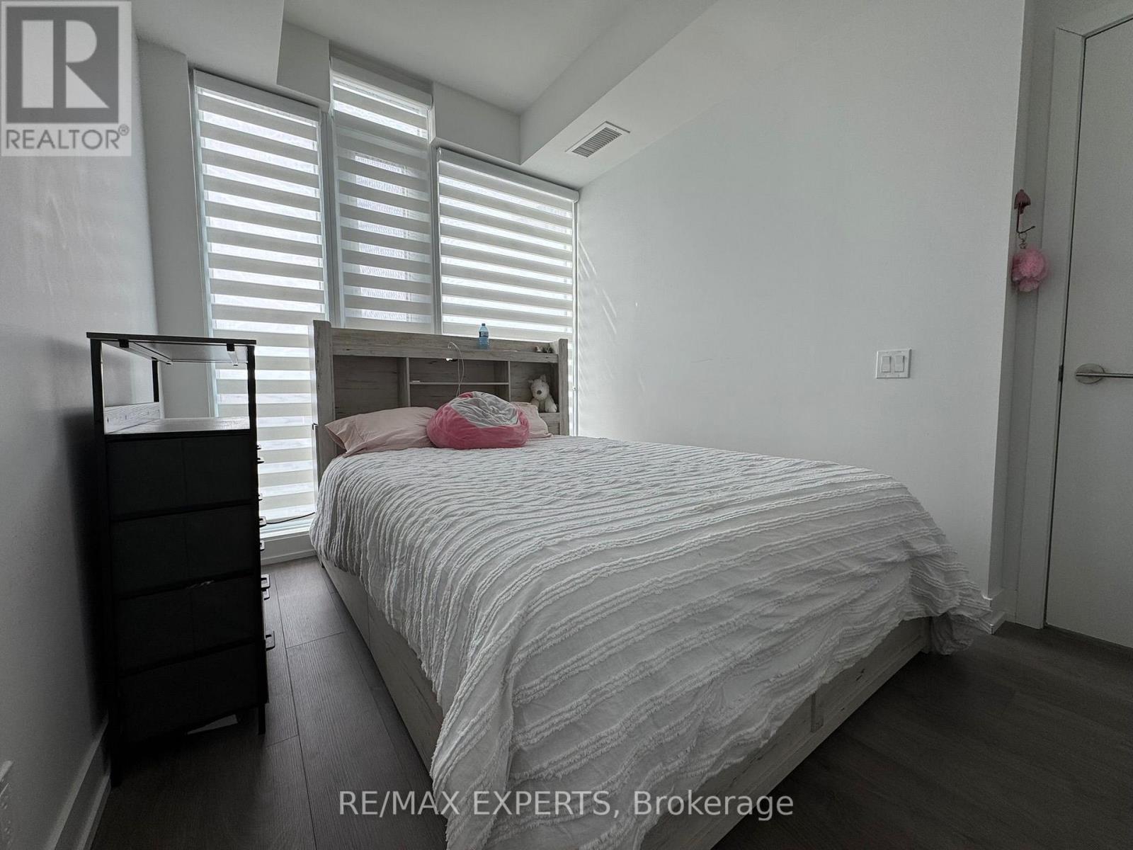 501 - 215 Veterans Drive S, Brampton, Ontario  L7A 4M5 - Photo 21 - W12872740