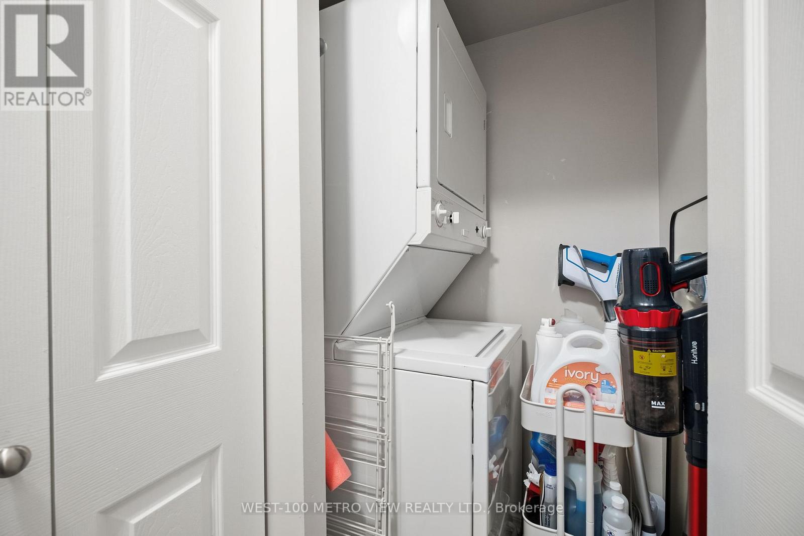 1807 - 388 Prince Of Wales Drive, Mississauga, Ontario  L5B 0A1 - Photo 13 - W12872770