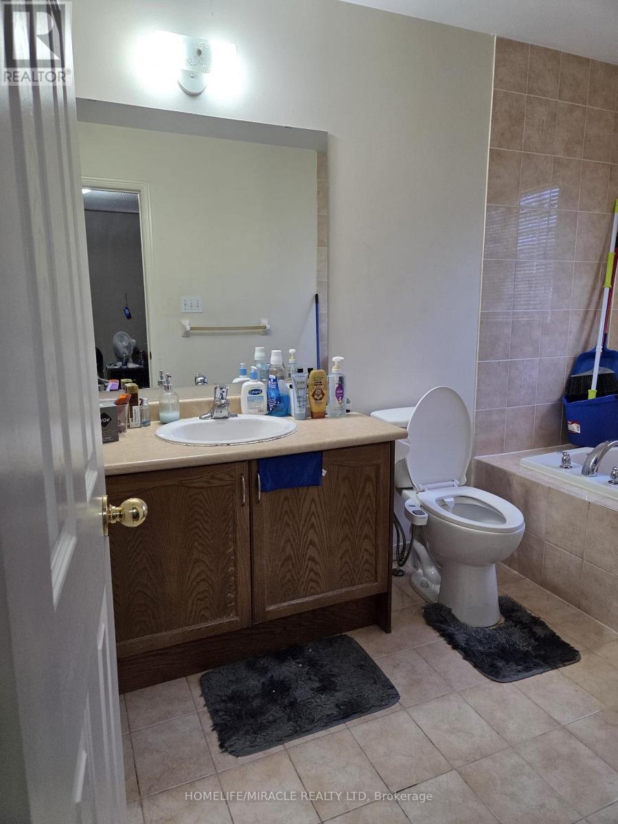 62 Skylar Circle, Brampton (Bram East), Ontario  L6P 0Z2 - Photo 15 - W12872774