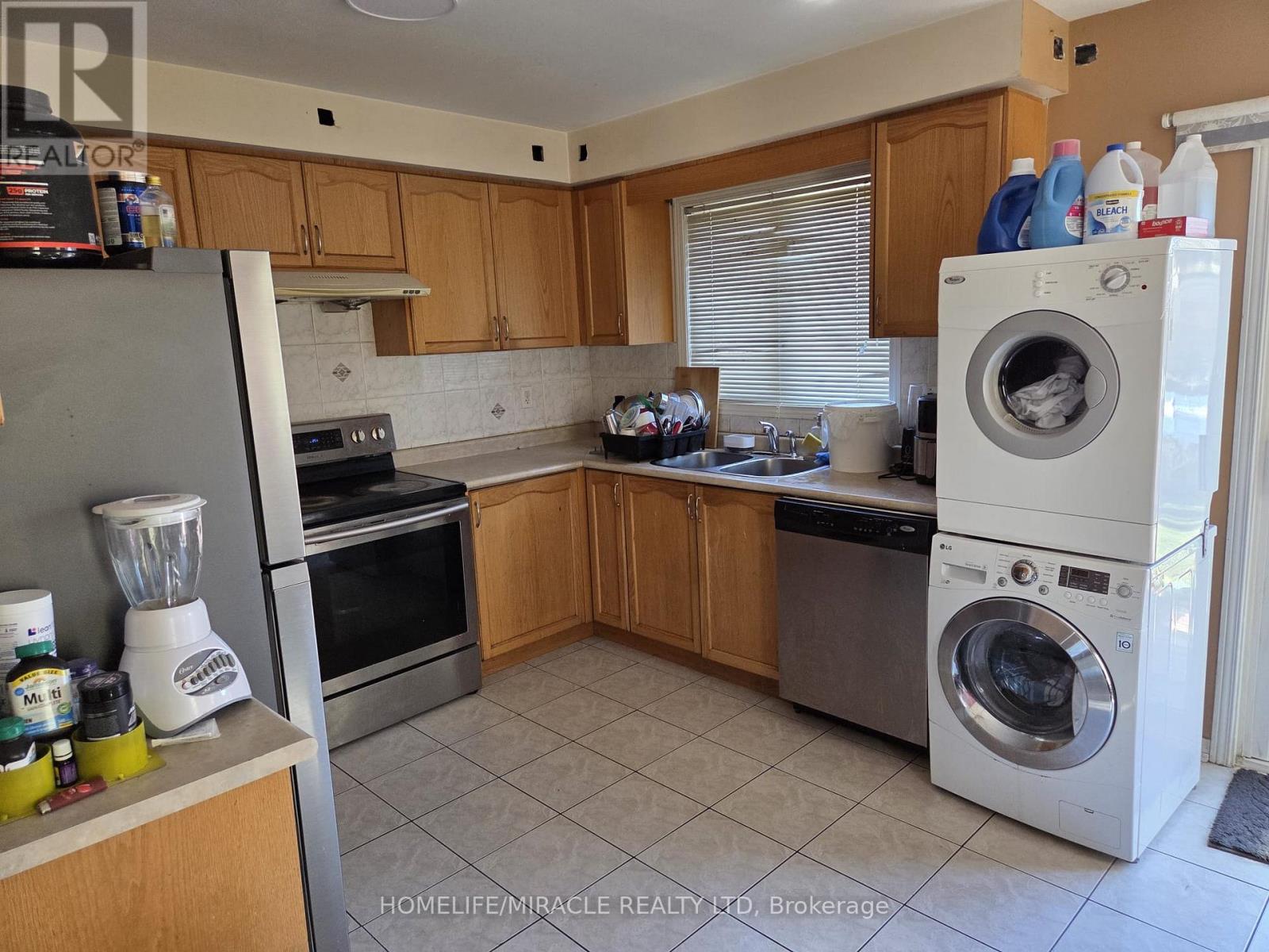 62 Skylar Circle, Brampton (Bram East), Ontario  L6P 0Z2 - Photo 6 - W12872774