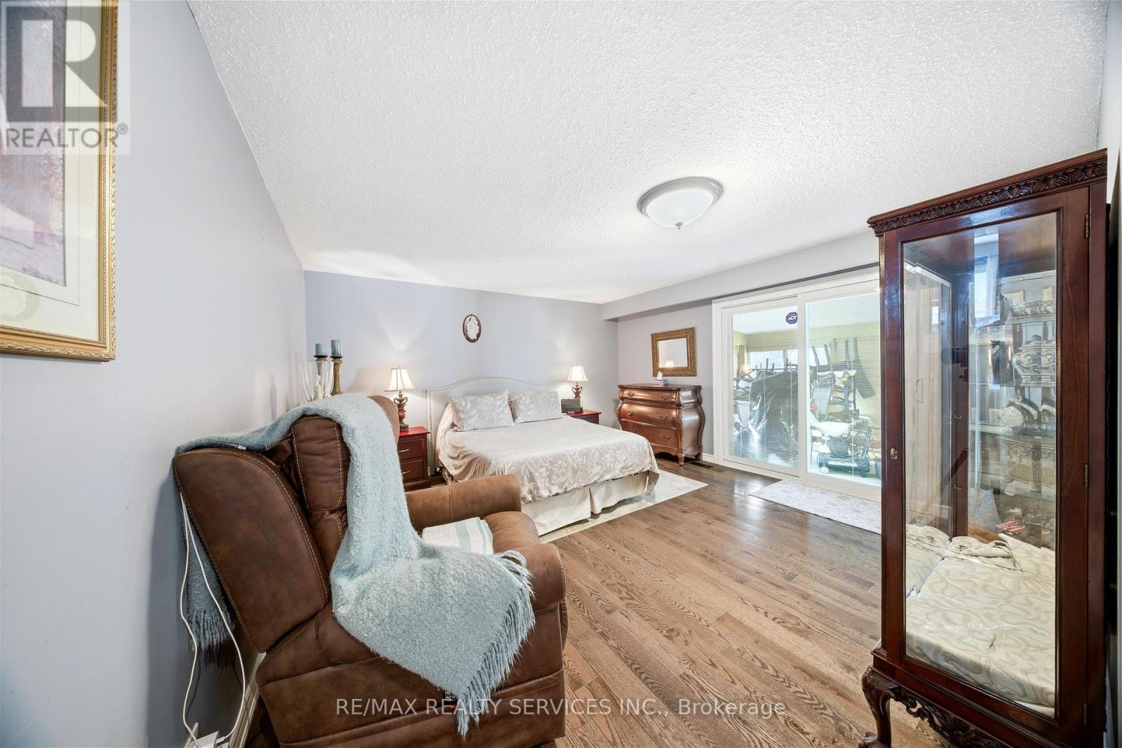 8 Edwin Drive, Brampton, Ontario  L6Y 1A1 - Photo 27 - W12872800
