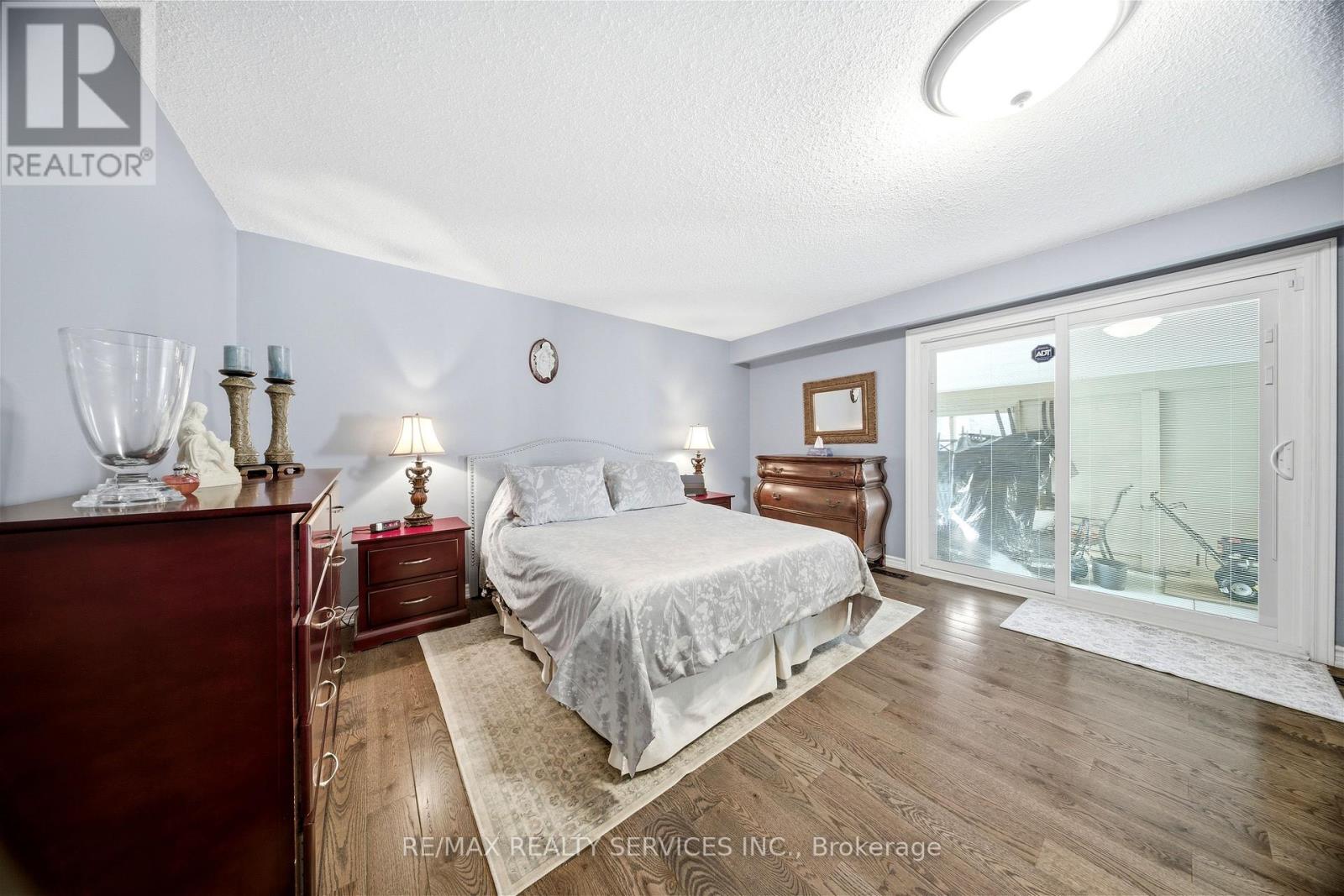 8 Edwin Drive, Brampton, Ontario  L6Y 1A1 - Photo 28 - W12872800