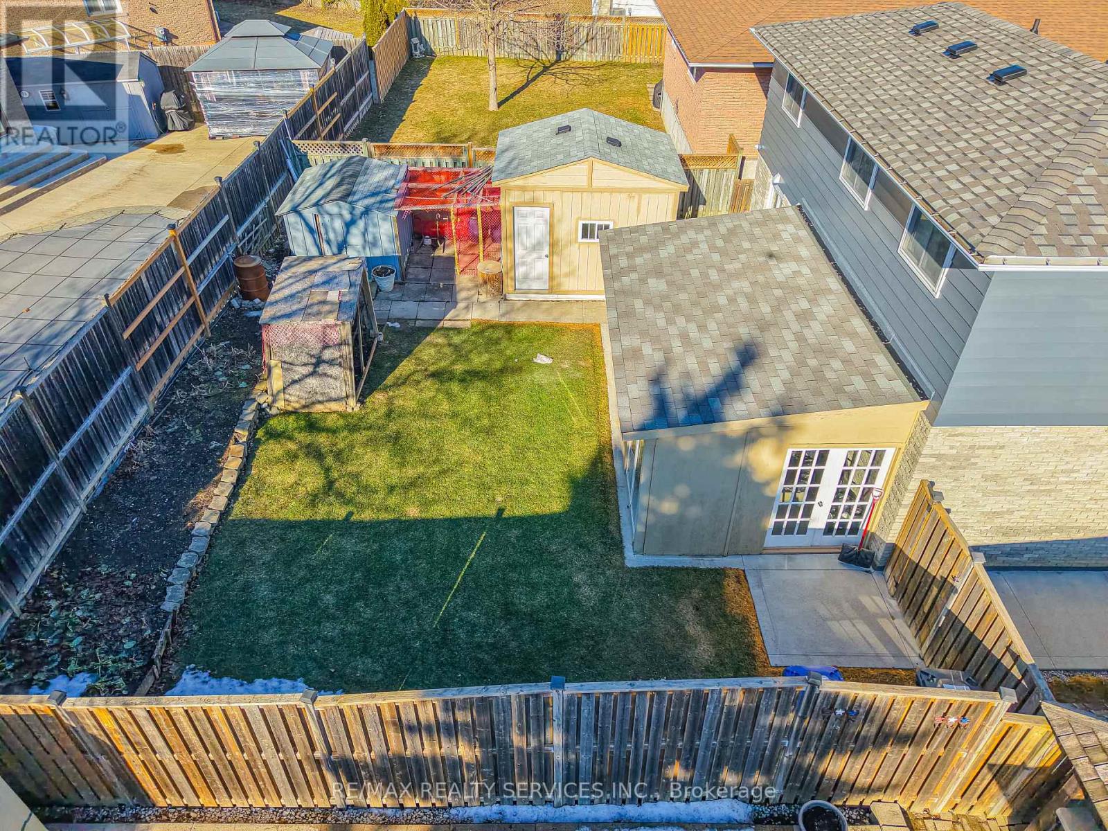 8 Edwin Drive, Brampton, Ontario  L6Y 1A1 - Photo 48 - W12872800