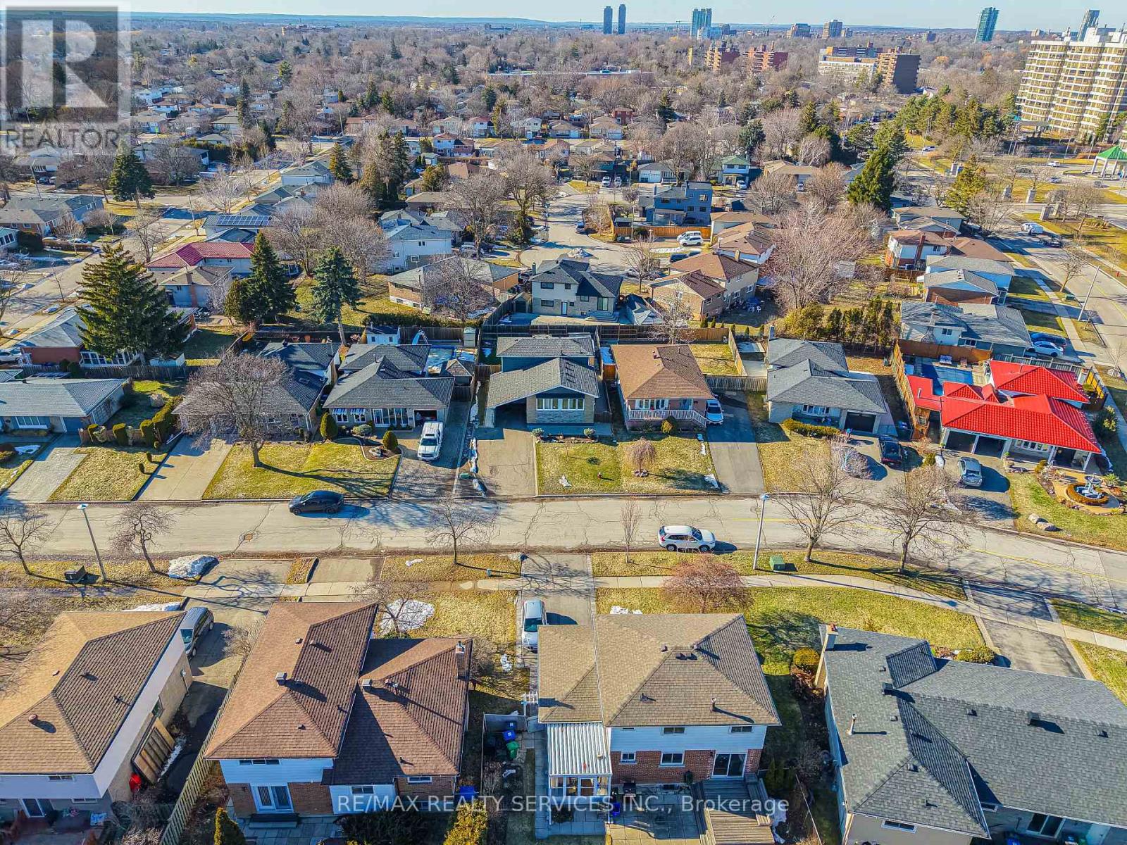 8 Edwin Drive, Brampton, Ontario  L6Y 1A1 - Photo 50 - W12872800