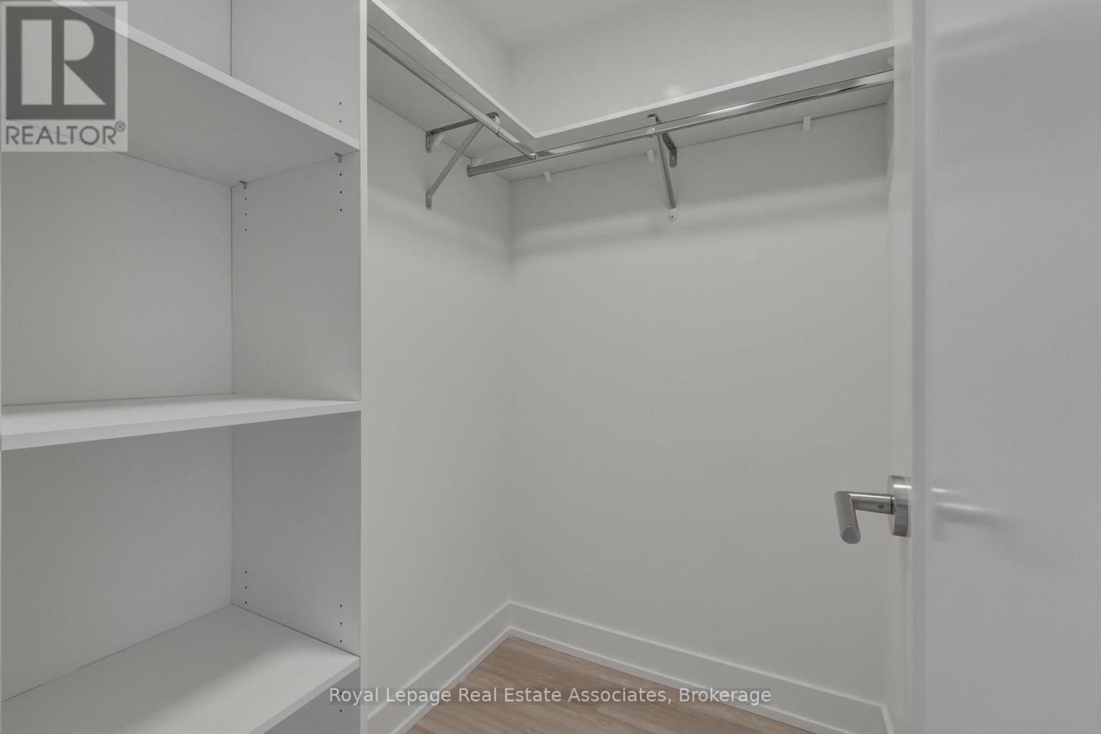 1201 - 60 Central Park Roadway, Toronto, Ontario  M9A 3K1 - Photo 13 - W12872826