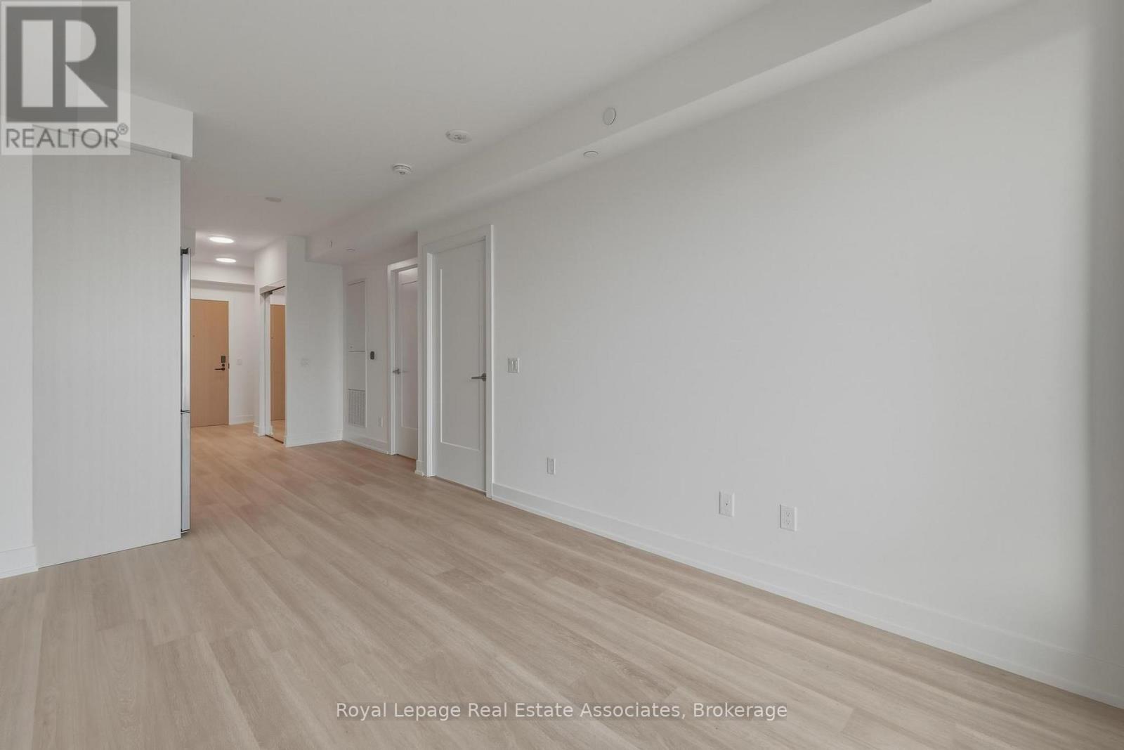 1201 - 60 Central Park Roadway, Toronto, Ontario  M9A 3K1 - Photo 9 - W12872826