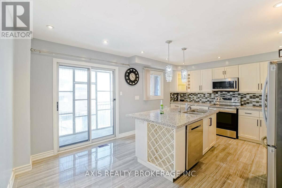 18 Maple Bush Avenue, Toronto, Ontario  M9N 1S6 - Photo 12 - W12872828