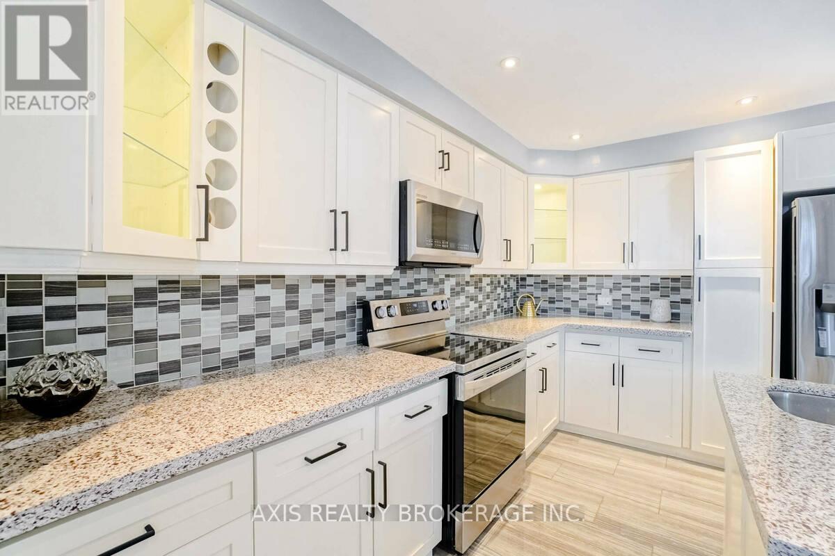 18 Maple Bush Avenue, Toronto, Ontario  M9N 1S6 - Photo 14 - W12872828