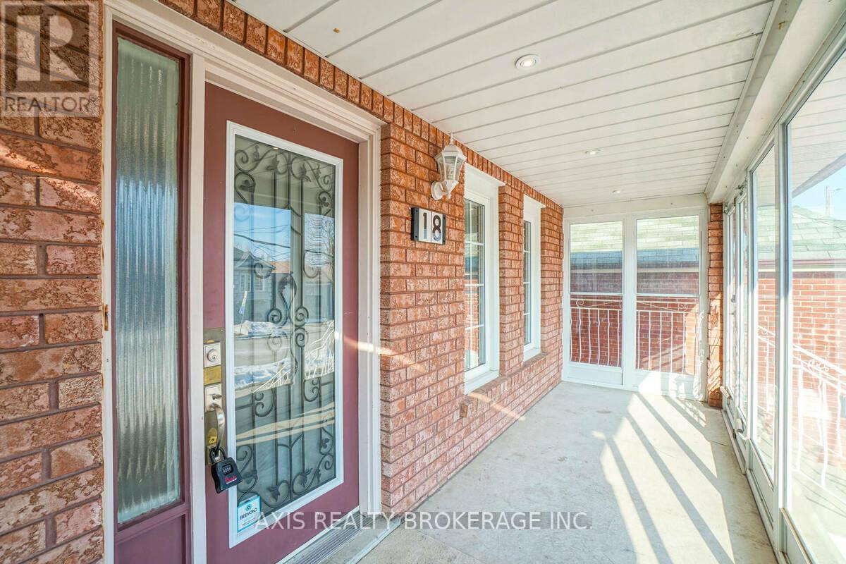 18 Maple Bush Avenue, Toronto, Ontario  M9N 1S6 - Photo 3 - W12872828