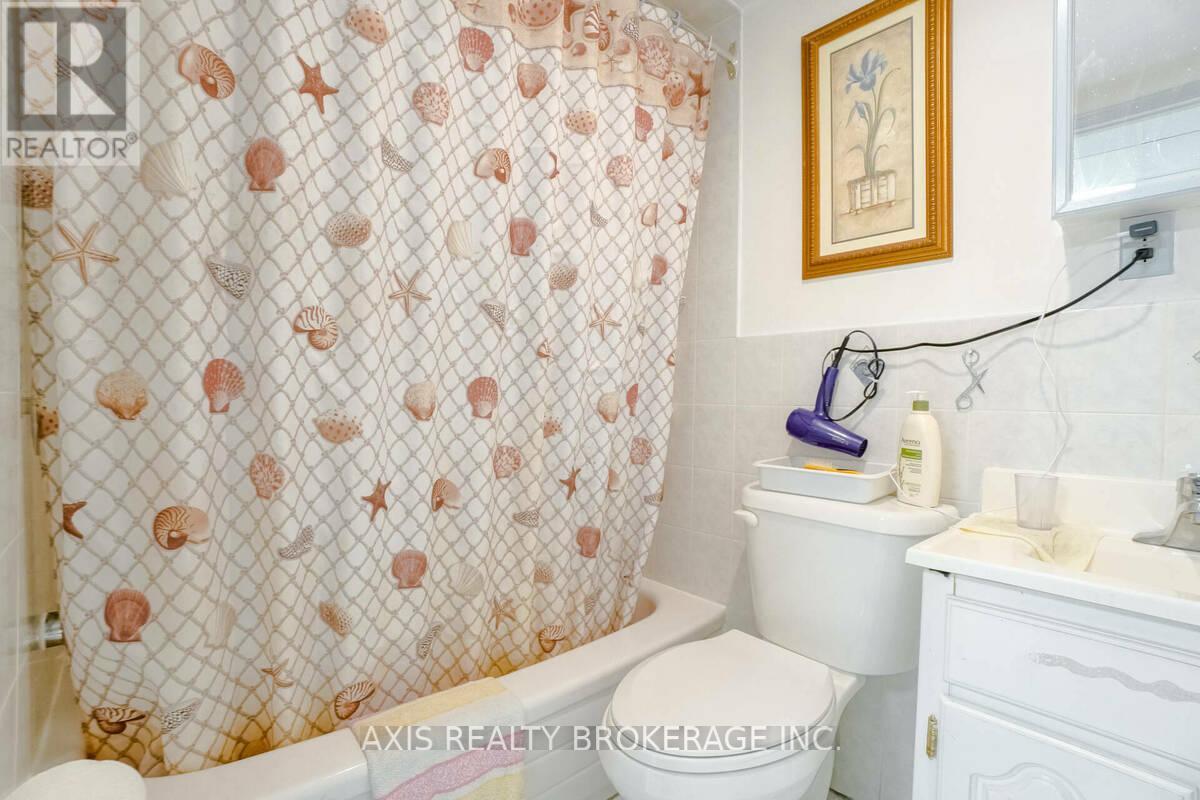 18 Maple Bush Avenue, Toronto, Ontario  M9N 1S6 - Photo 31 - W12872828