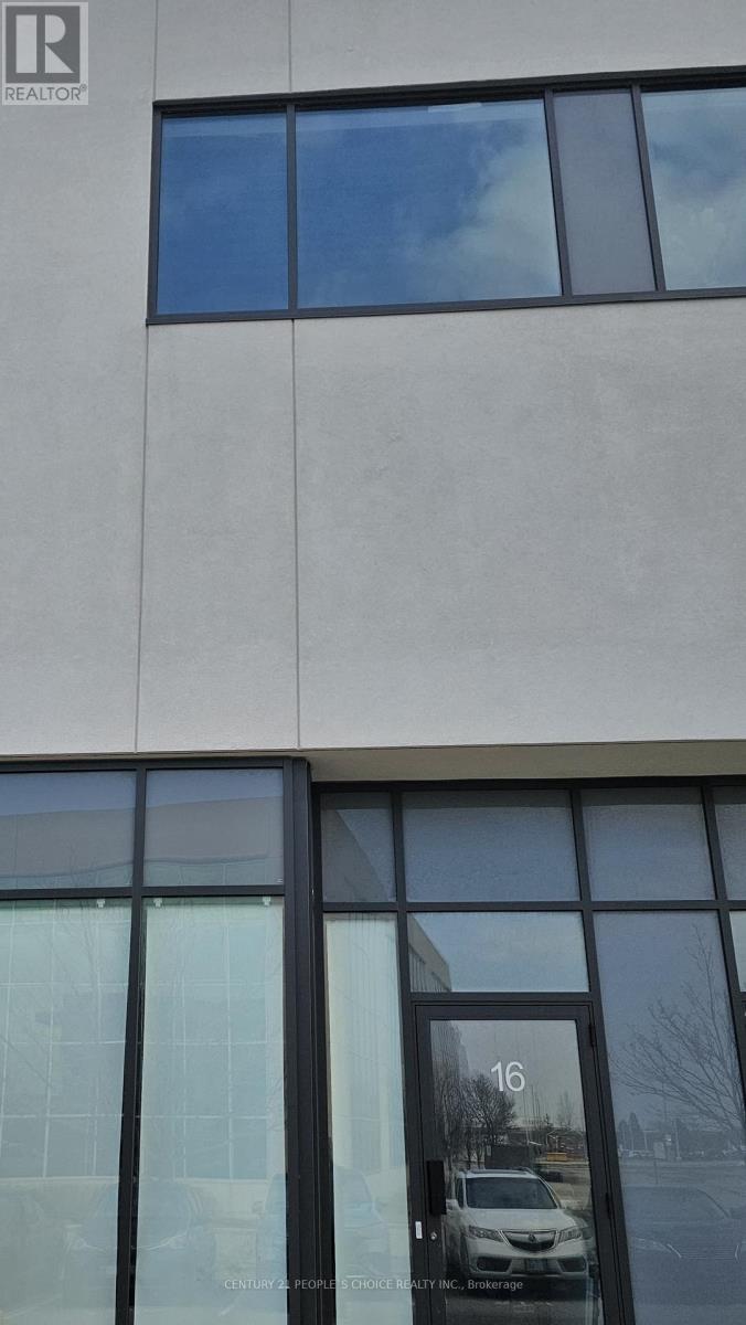 16 - 5270 Solar Drive, Mississauga (Airport Corporate), Ontario  L4W 0G7 - Photo 2 - W12872832