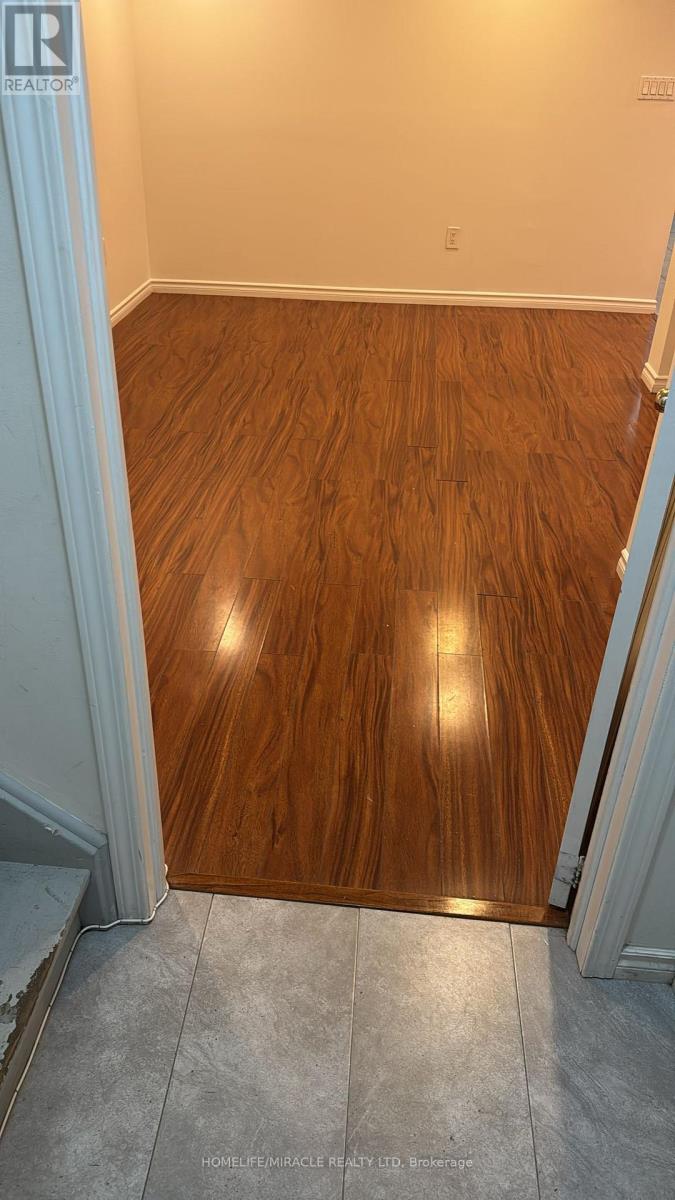 Lower - 27 Campwood Crescent, Brampton (Bram East), Ontario  L6P 3S6 - Photo 2 - W12872842