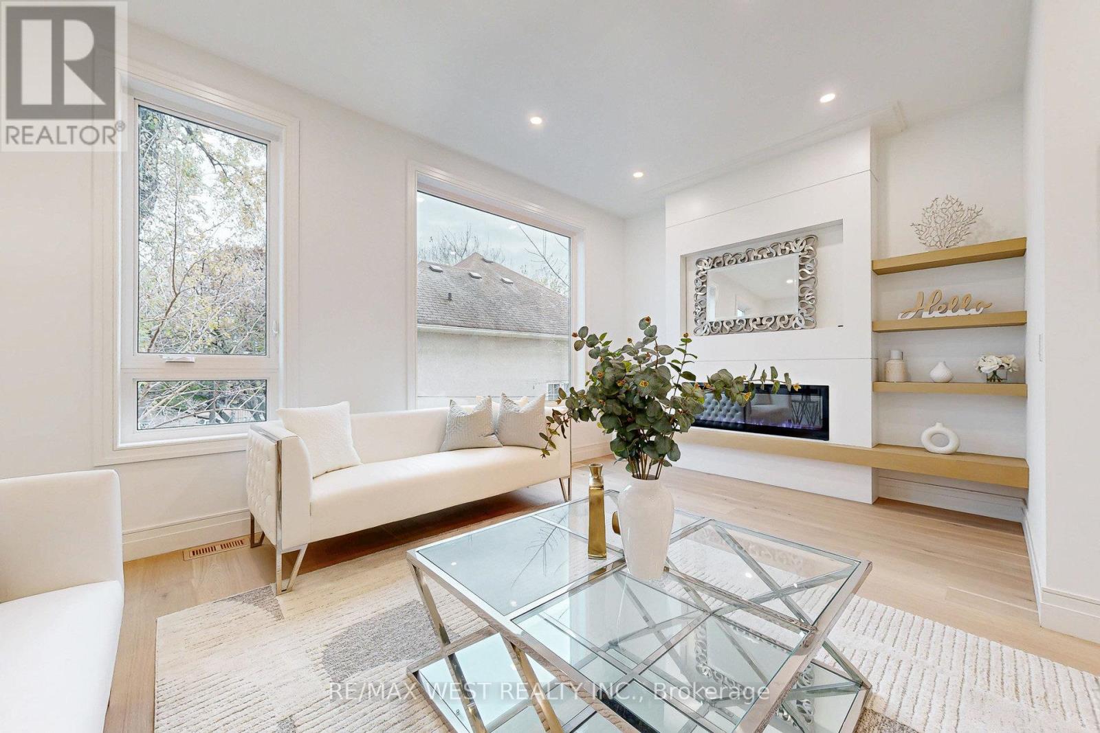 2 - 2639 R Dundas Street W, Toronto, Ontario  M6P 1X9 - Photo 13 - W12872860