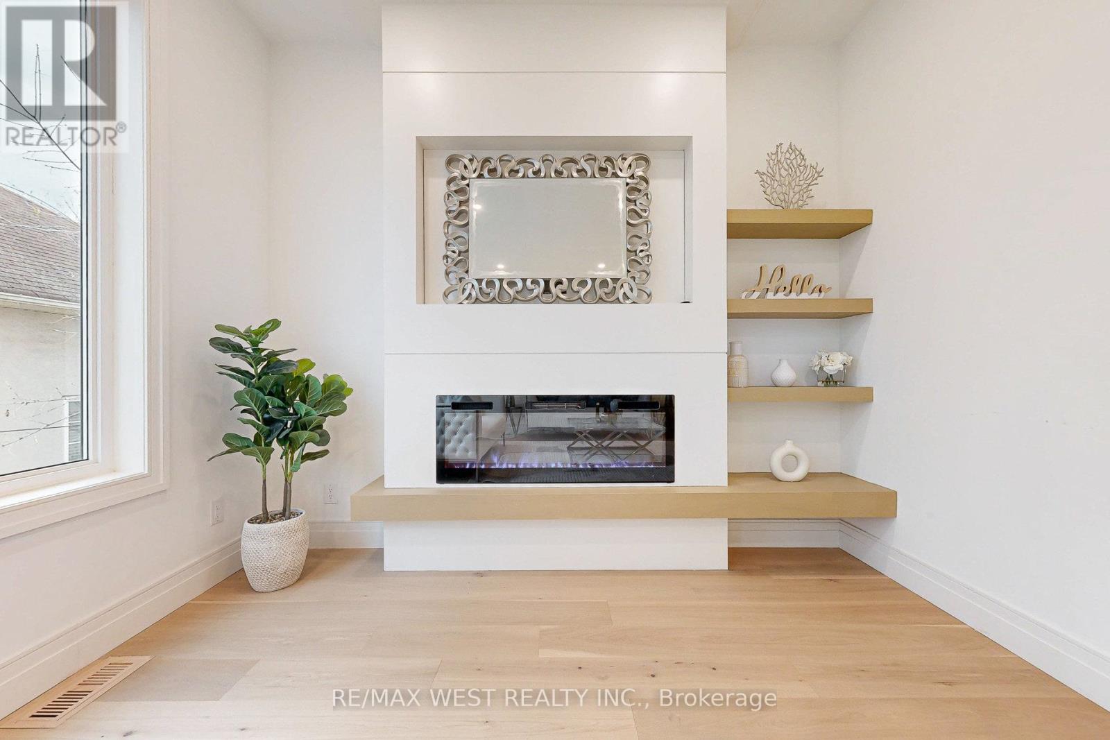 2 - 2639 R Dundas Street W, Toronto, Ontario  M6P 1X9 - Photo 14 - W12872860