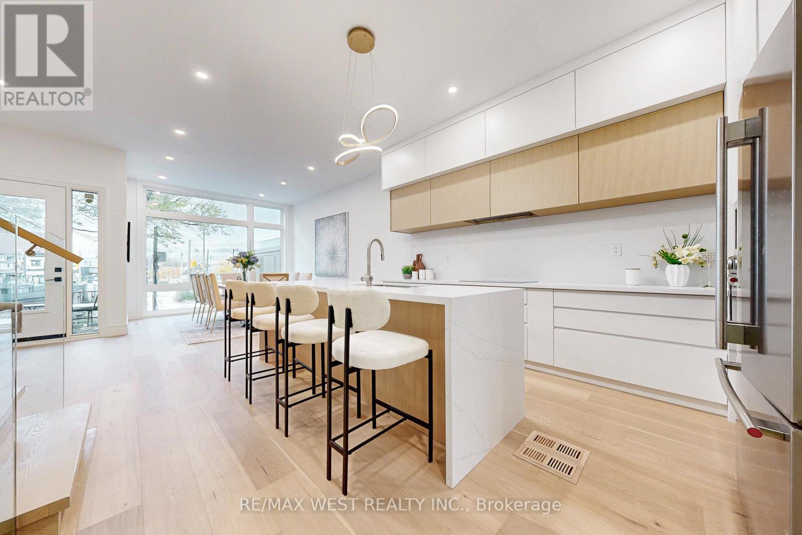 2 - 2639 R Dundas Street W, Toronto, Ontario  M6P 1X9 - Photo 15 - W12872860