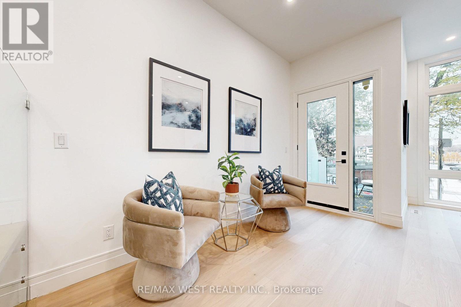 2 - 2639 R Dundas Street W, Toronto, Ontario  M6P 1X9 - Photo 24 - W12872860