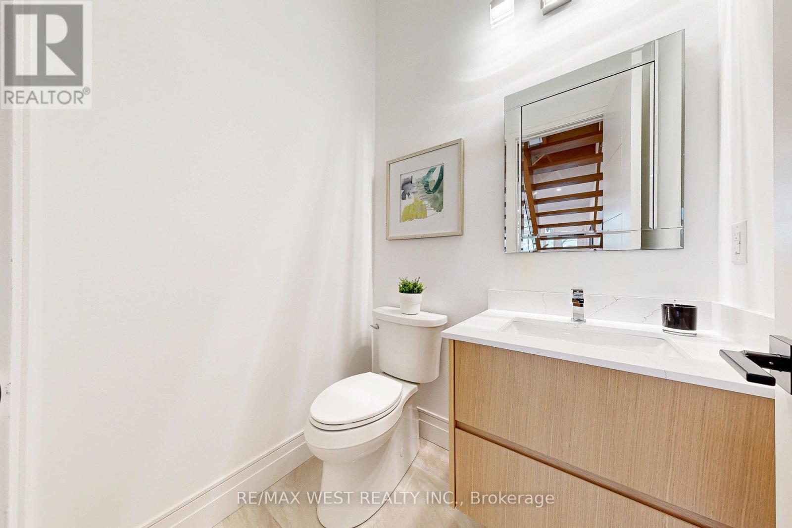 2 - 2639 R Dundas Street W, Toronto, Ontario  M6P 1X9 - Photo 25 - W12872860