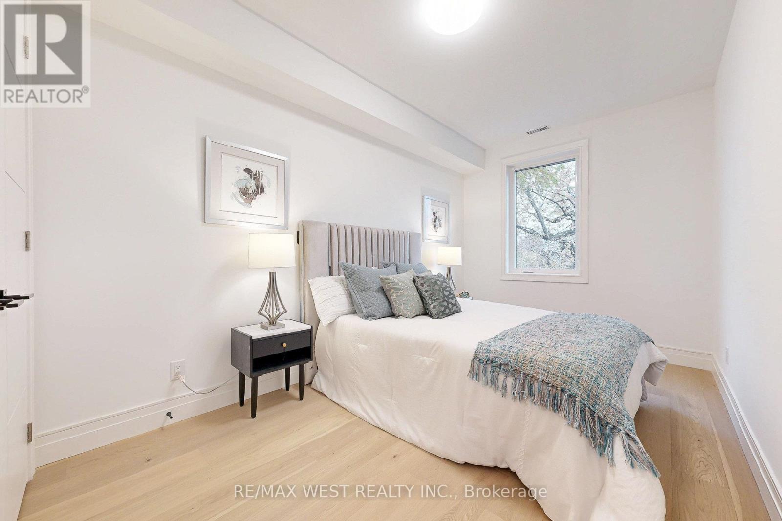 2 - 2639 R Dundas Street W, Toronto, Ontario  M6P 1X9 - Photo 36 - W12872860