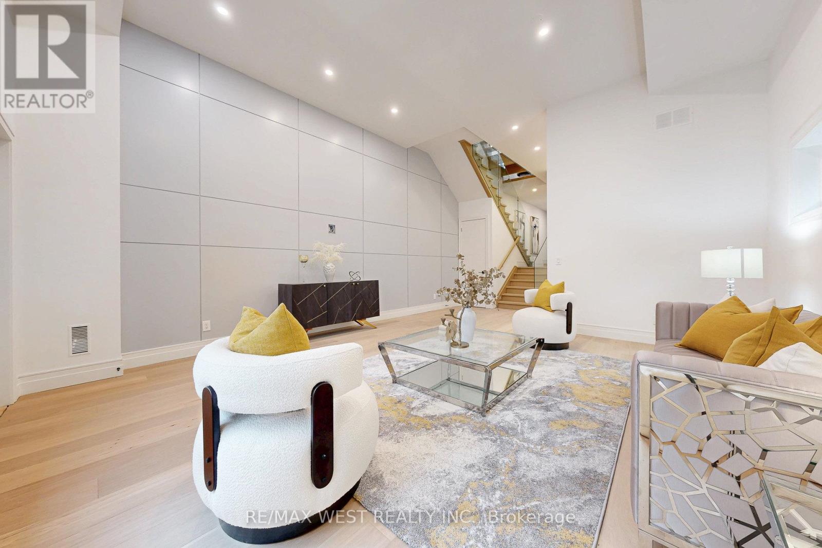 2 - 2639 R Dundas Street W, Toronto, Ontario  M6P 1X9 - Photo 6 - W12872860