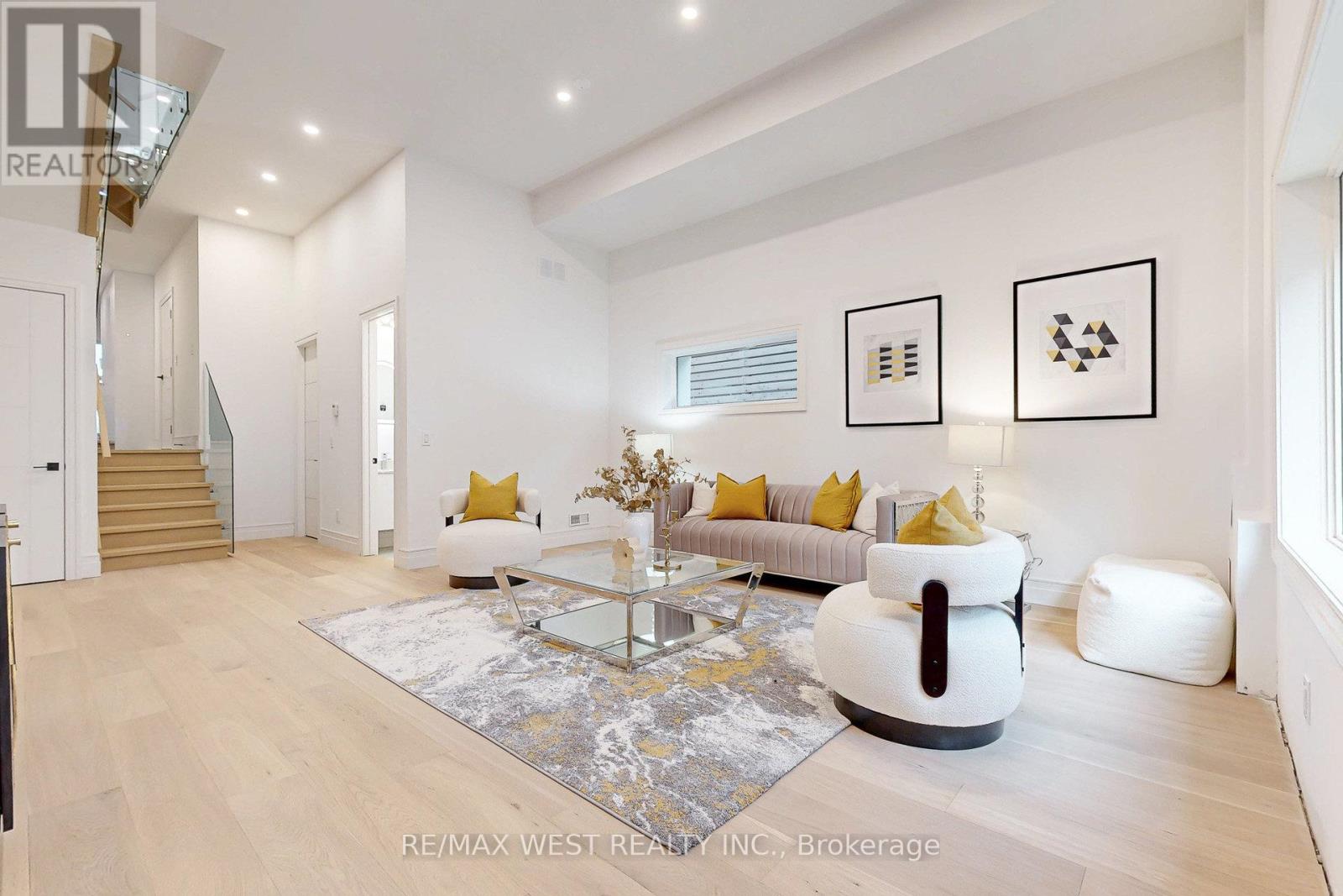 2 - 2639 R Dundas Street W, Toronto, Ontario  M6P 1X9 - Photo 8 - W12872860