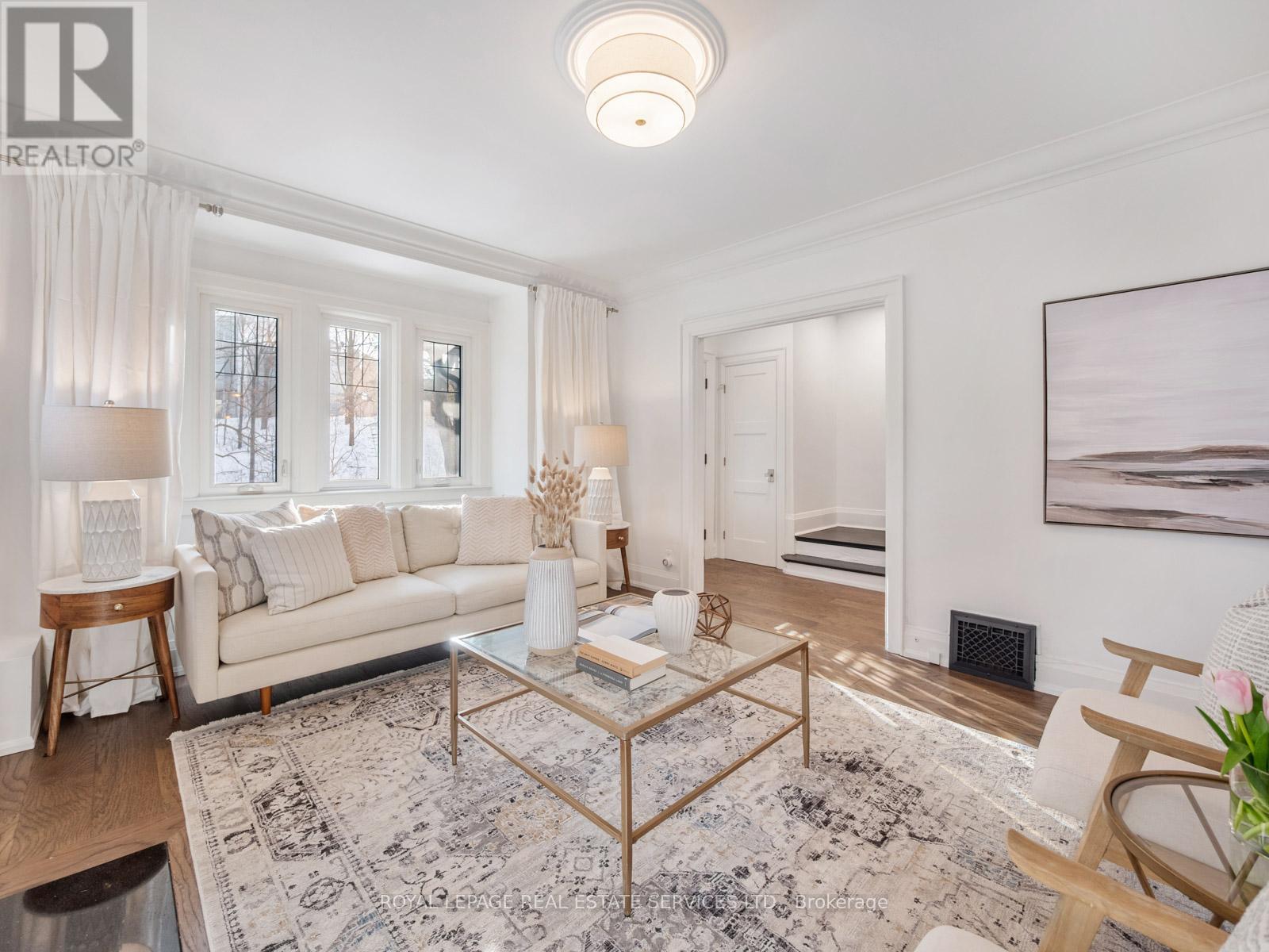 387 Kennedy Avenue, Toronto, Ontario  M6P 3C5 - Photo 10 - W12872866