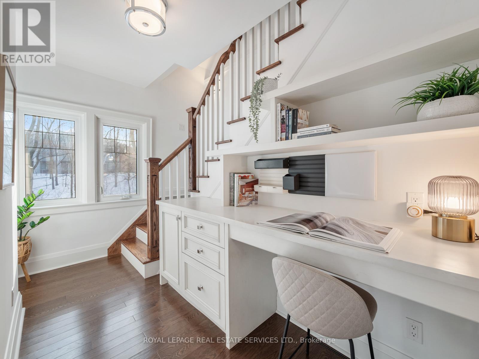 387 Kennedy Avenue, Toronto, Ontario  M6P 3C5 - Photo 27 - W12872866