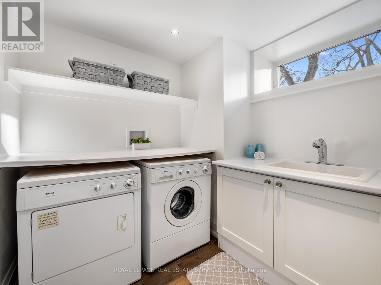 387 Kennedy Avenue, Toronto, Ontario  M6P 3C5 - Photo 41 - W12872866