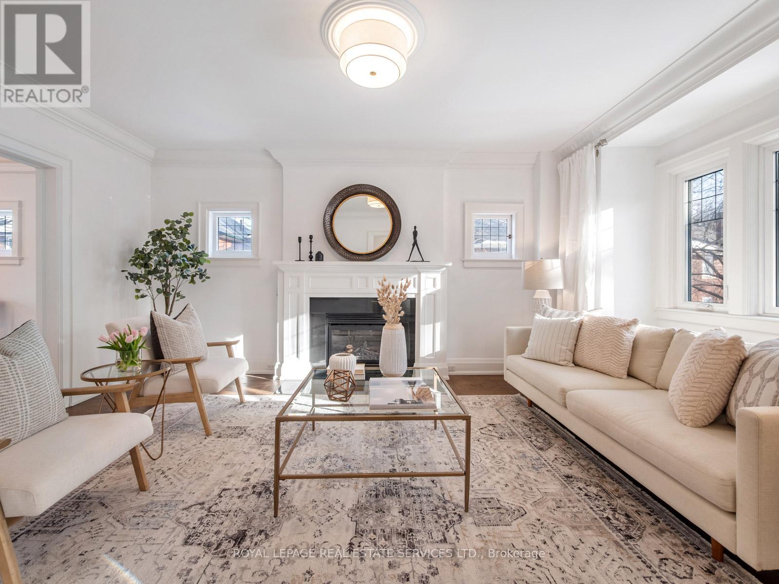 387 Kennedy Avenue, Toronto, Ontario  M6P 3C5 - Photo 7 - W12872866